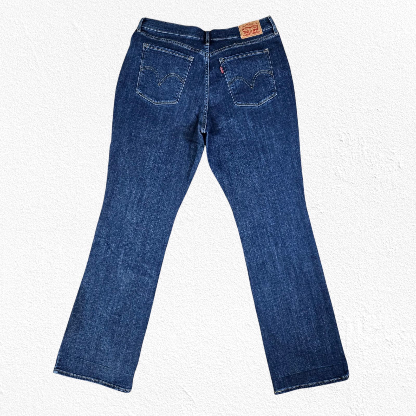 Levi's Levi's Medium Wash Mid Rise Classic Bootcut Jeans Size 32 Size 32" / US 10 / IT 46 - 7 Thumbnail