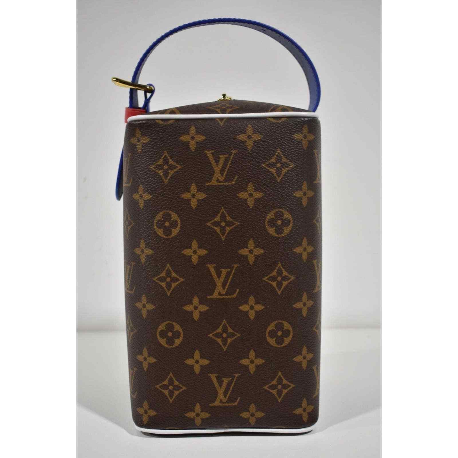 Louis Vuitton Louis Vuitton NBA Cloakroom Dopp Kit Travel Pouch Bag Size ONE SIZE - 7 Thumbnail
