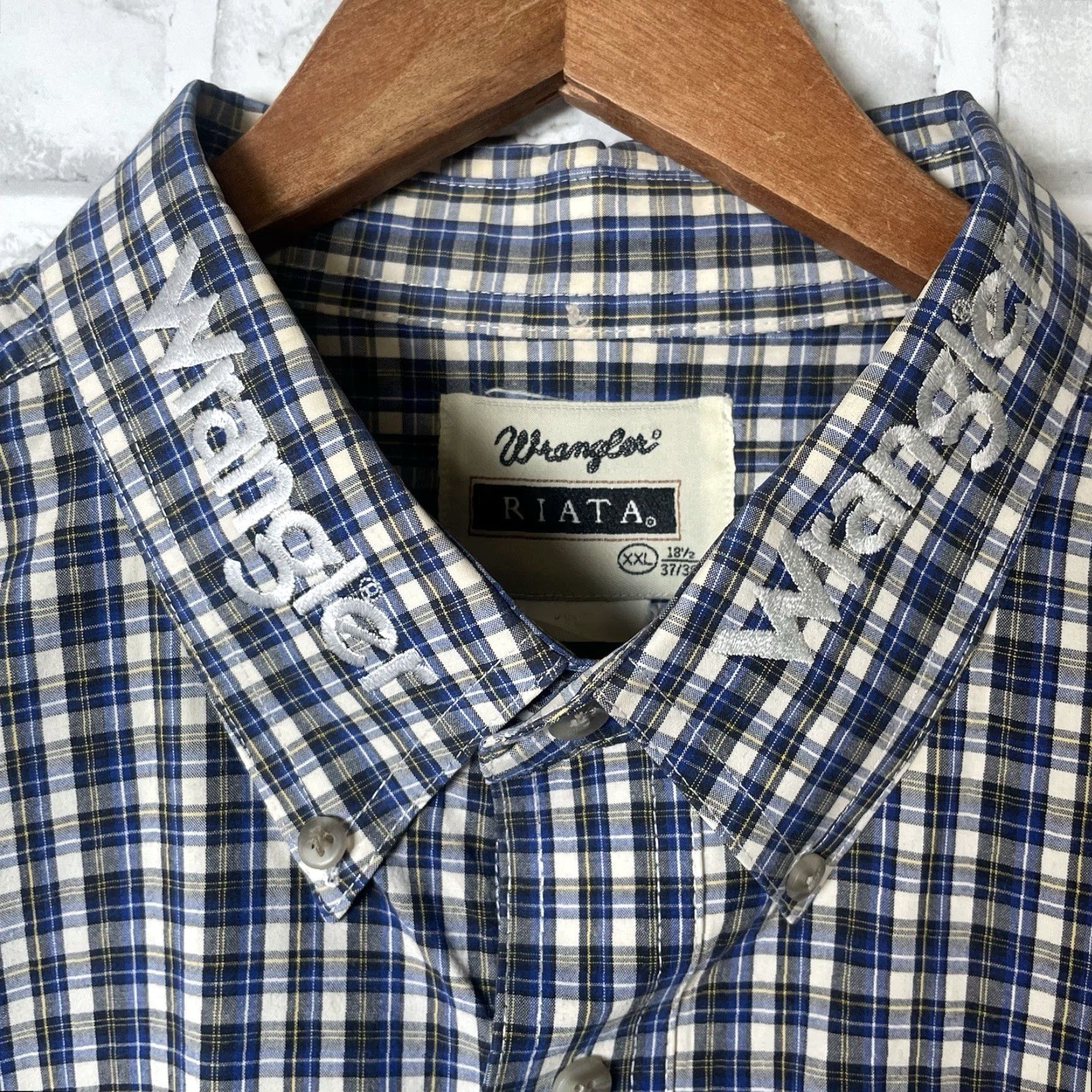 Wrangler Wrangler Riata Dark Blue Plaid Long Sleeve Button-Up Men’s 2XL Multicolor Pattern Wrangler Riata Shirt Mens XXL Regular Fit Button-Up Size US XXL / EU 58 / 5 - 3 Thumbnail