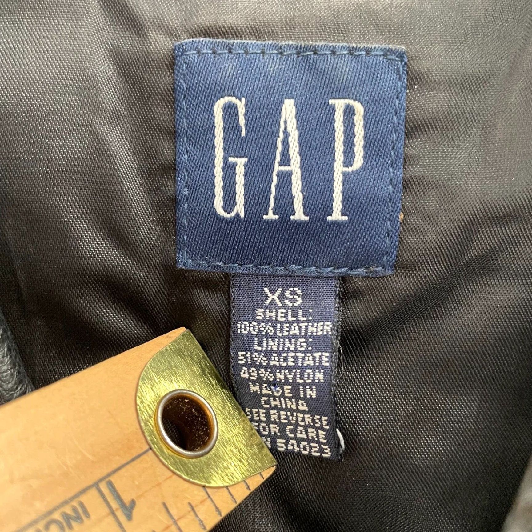 Gap VINTAGE Gap Leather Vest Womens XS Black Solid 90s Sleeveless Short Zip Pockets Ladies Size XS / US 0-2 / IT 36-38 - 6 Thumbnail