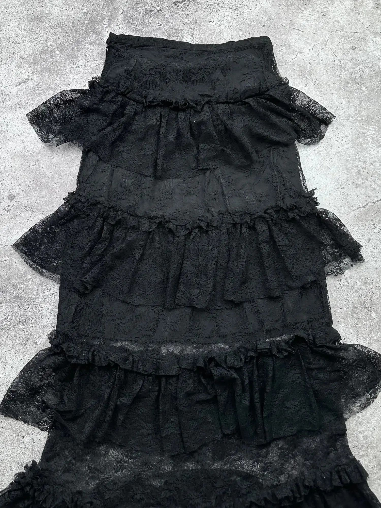 Japanese Brand Vintage Mesh Details Lace Gothic Maxi Skirt C408(V474)(E8) Size 26" / US 2 / IT 38 - 6 Thumbnail