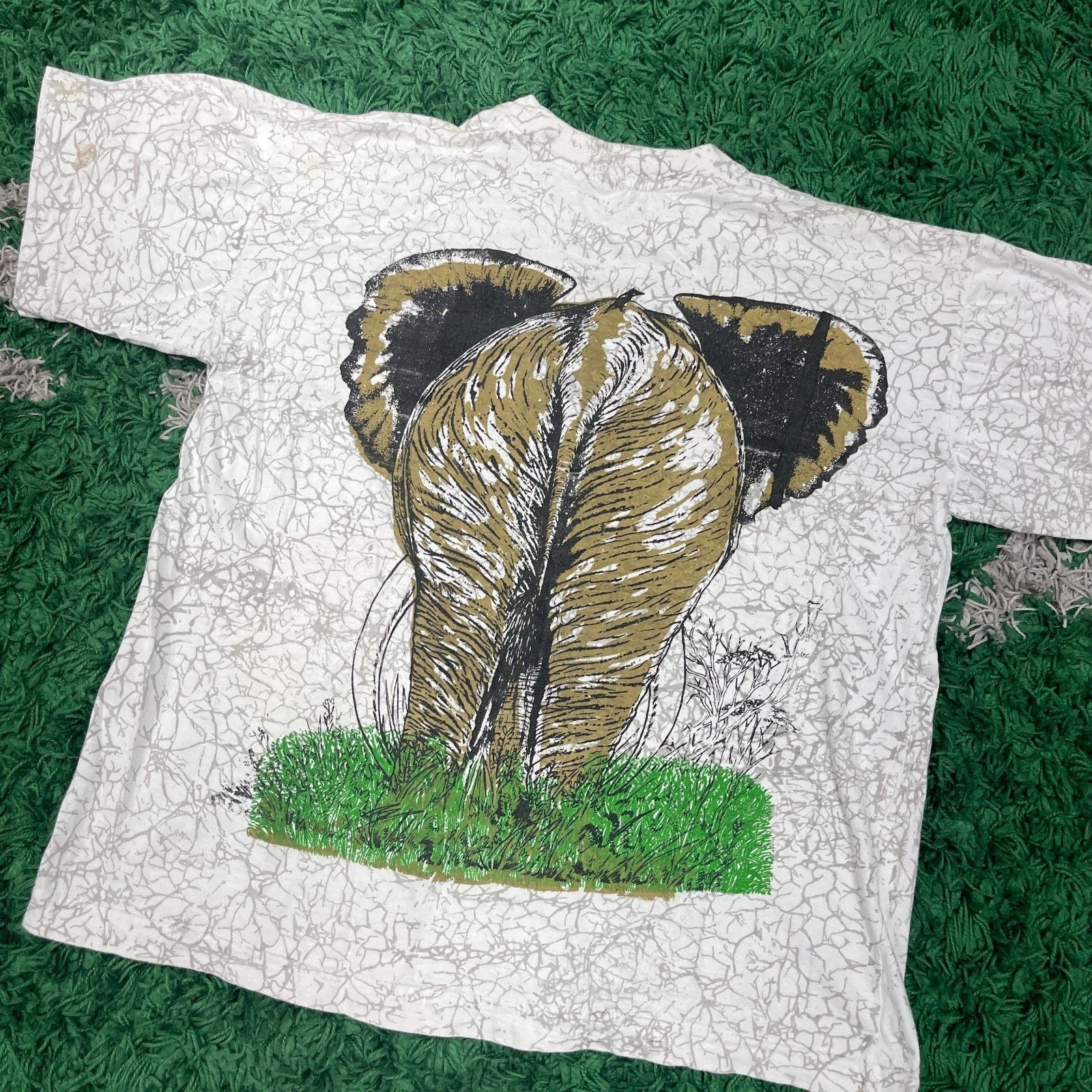 Vintage Vintage 90s Tanzania Elephant All Over Print Souvenir Tee Size US L / EU 52-54 / 3 - 5 Thumbnail