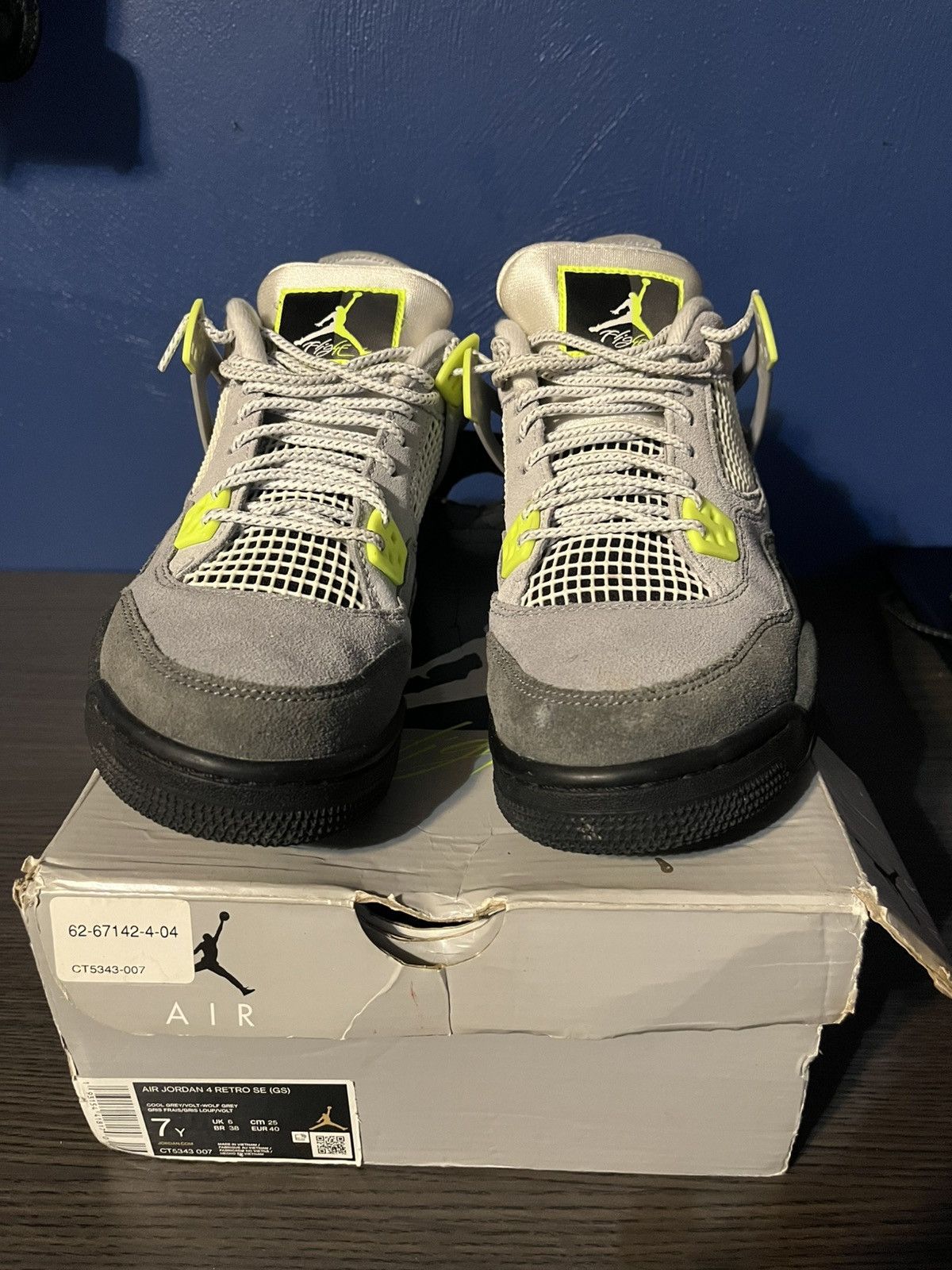 Jordan Brand Jordan 4 GS Neon 95 Size US 7 / EU 40 - 1 Thumbnail