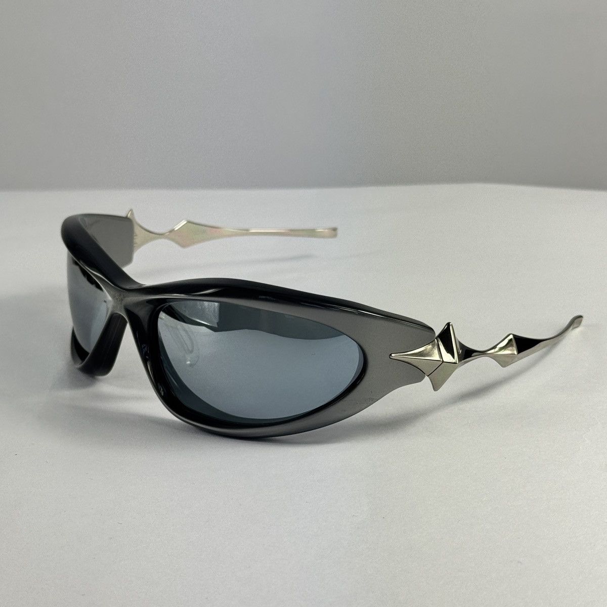 Gentle Monster GENTLE MONSTER YY1 BOLD SUNGLASSES Size ONE SIZE - 1 Thumbnail