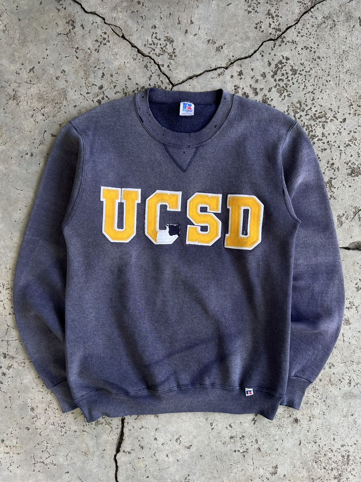 Russell Athletic Sun Faded 90s Russell Athletic "UCSD" Sweater Distressed ERD Size US S / EU 44-46 / 1 - 3 Thumbnail