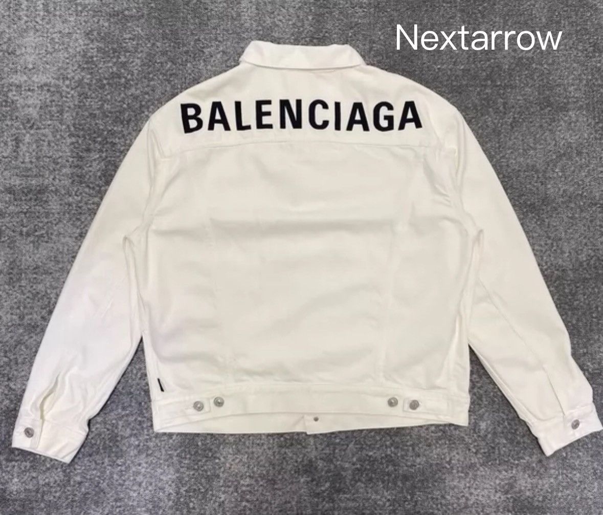 Balenciaga Balenciaga back logo white denim jacket2412-Nextarrow Size US S / EU 44-46 / 1 - 2 Thumbnail