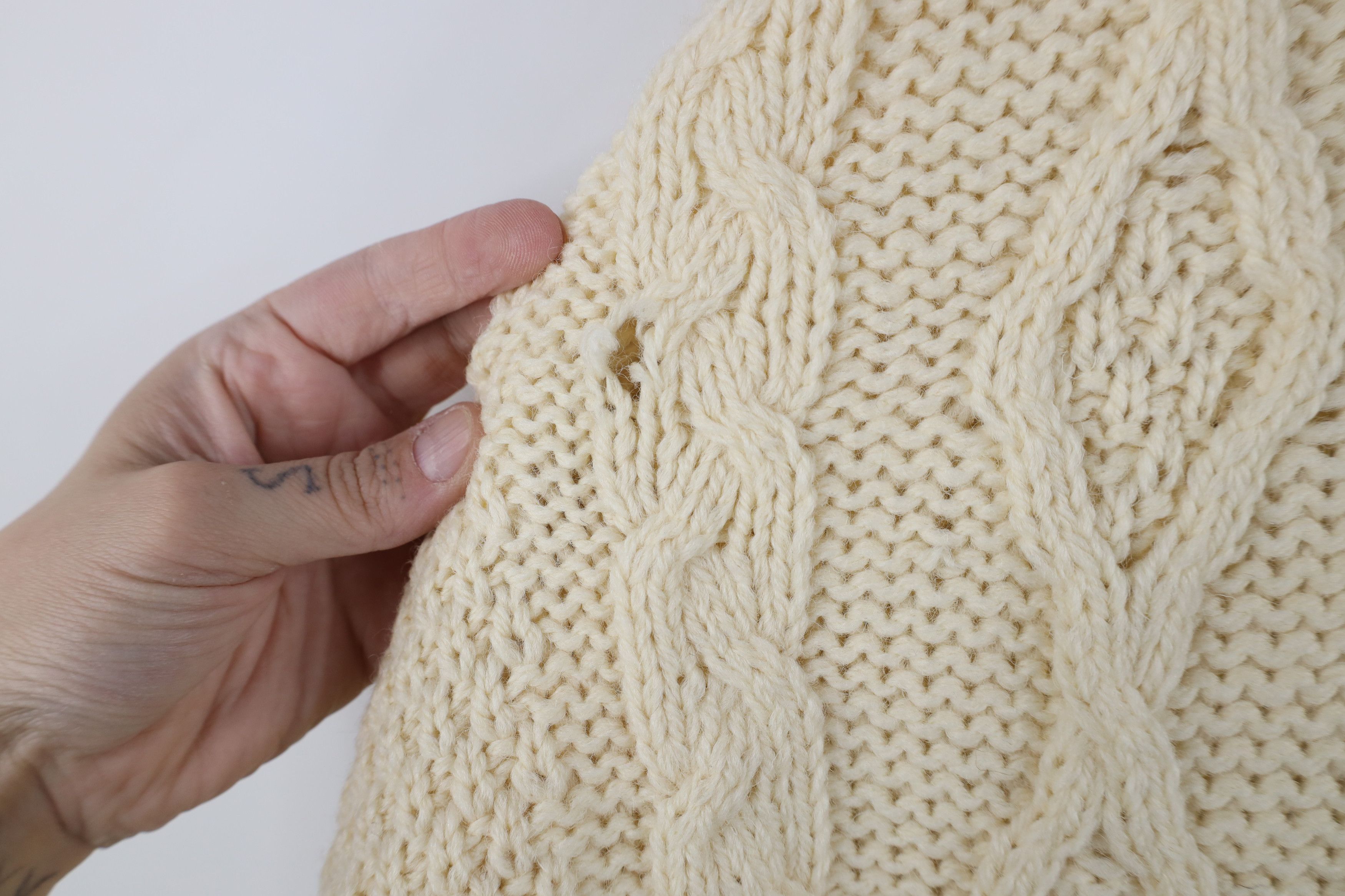 Vintage Deadstock Vintage 90s Wool Cable Knit Sweater Cream Size US L / EU 52-54 / 3 - 5 Thumbnail