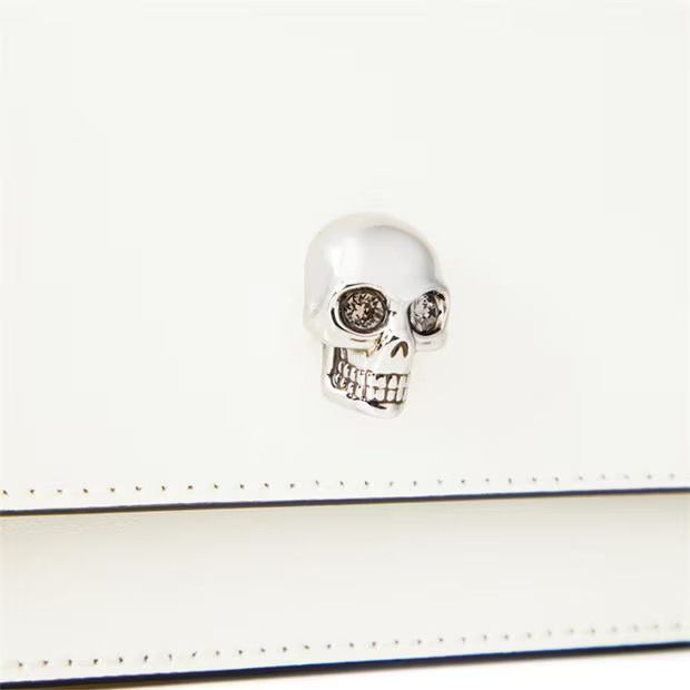 Alexander McQueen o1g2r1mq0824 Size: OS / Small Skull Bag in White Size ONE SIZE - 3 Thumbnail