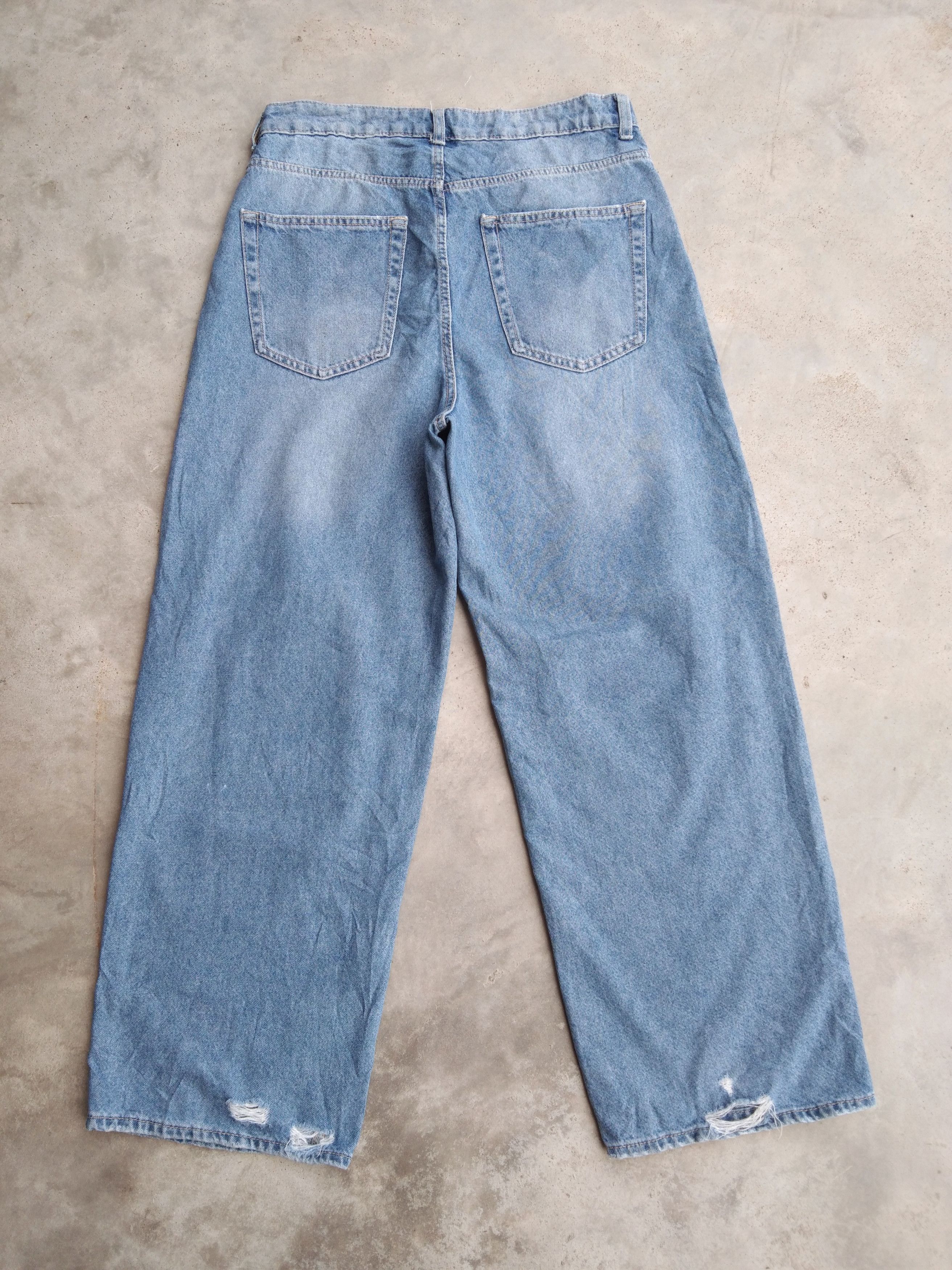 H&M Hennes & Mauritz Distressed Loose Baggy Jeans 31x29 Size US 31 - 2 Thumbnail