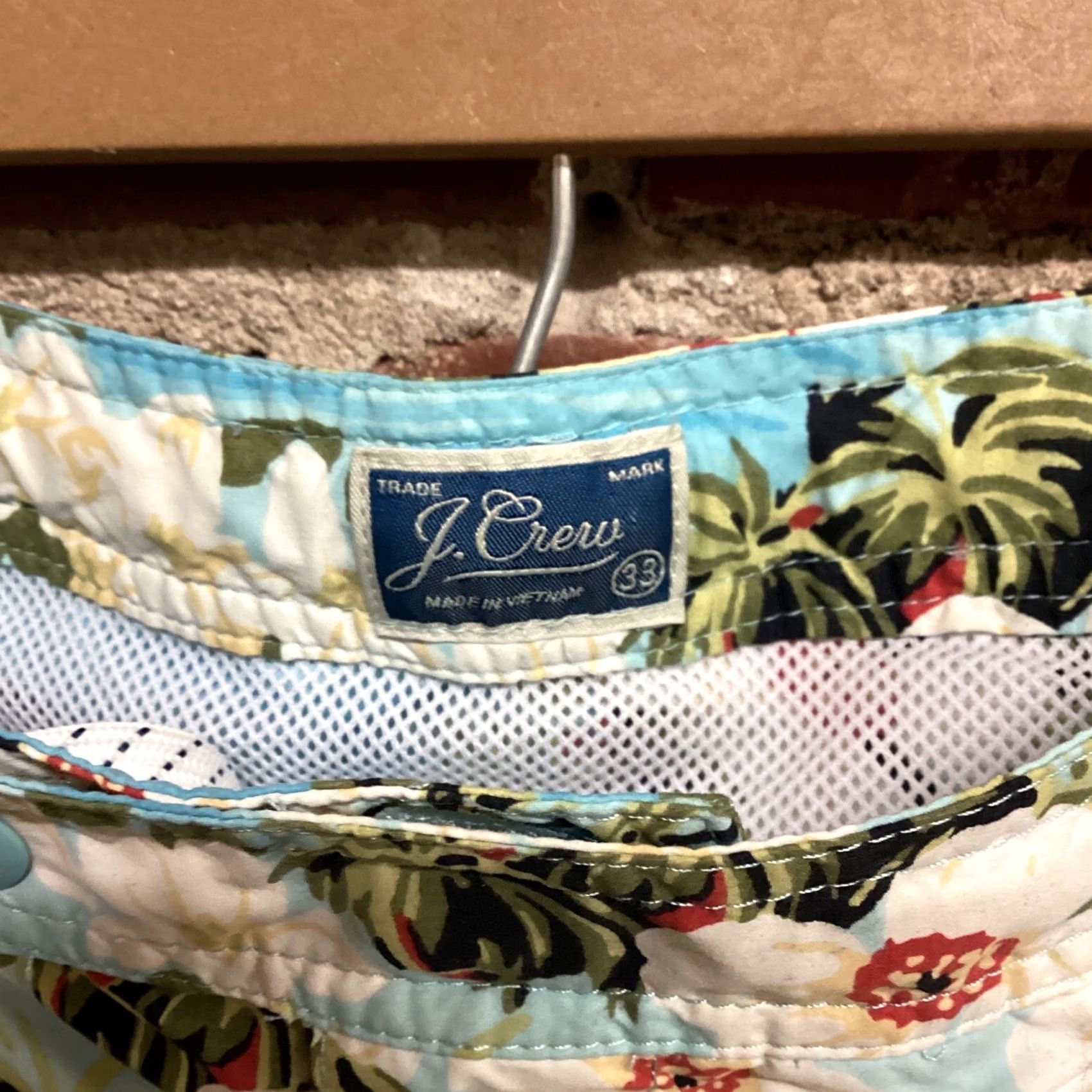 J.Crew J. Crew Mens Blue Floral Pattern Swim Trunks Lined Size 33 Trunks Blue Floral Pattern J. Crew Mens Swim Bottoms Mens Size US 33 - 3 Thumbnail