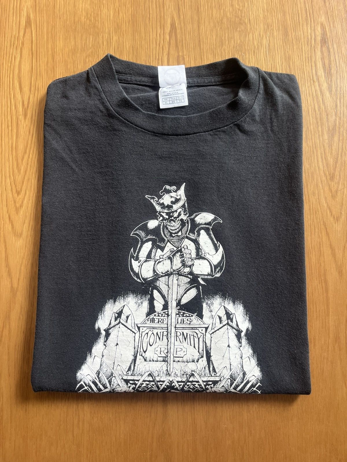 Arts & Science Vintage Skeleton Grave Conformity 04’s Tshirt Size US XL / EU 56 / 4 - 1 Thumbnail