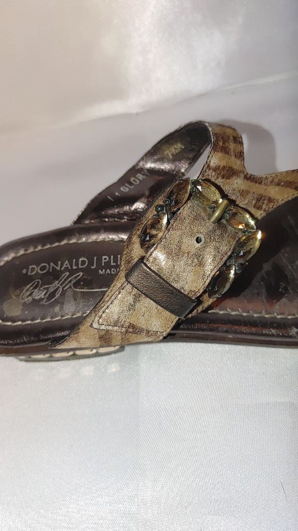 Donald Pliner Donald J. Pliner Glory Sandals Size 7.5M Size US 7.5 / IT 37.5 - 3 Thumbnail