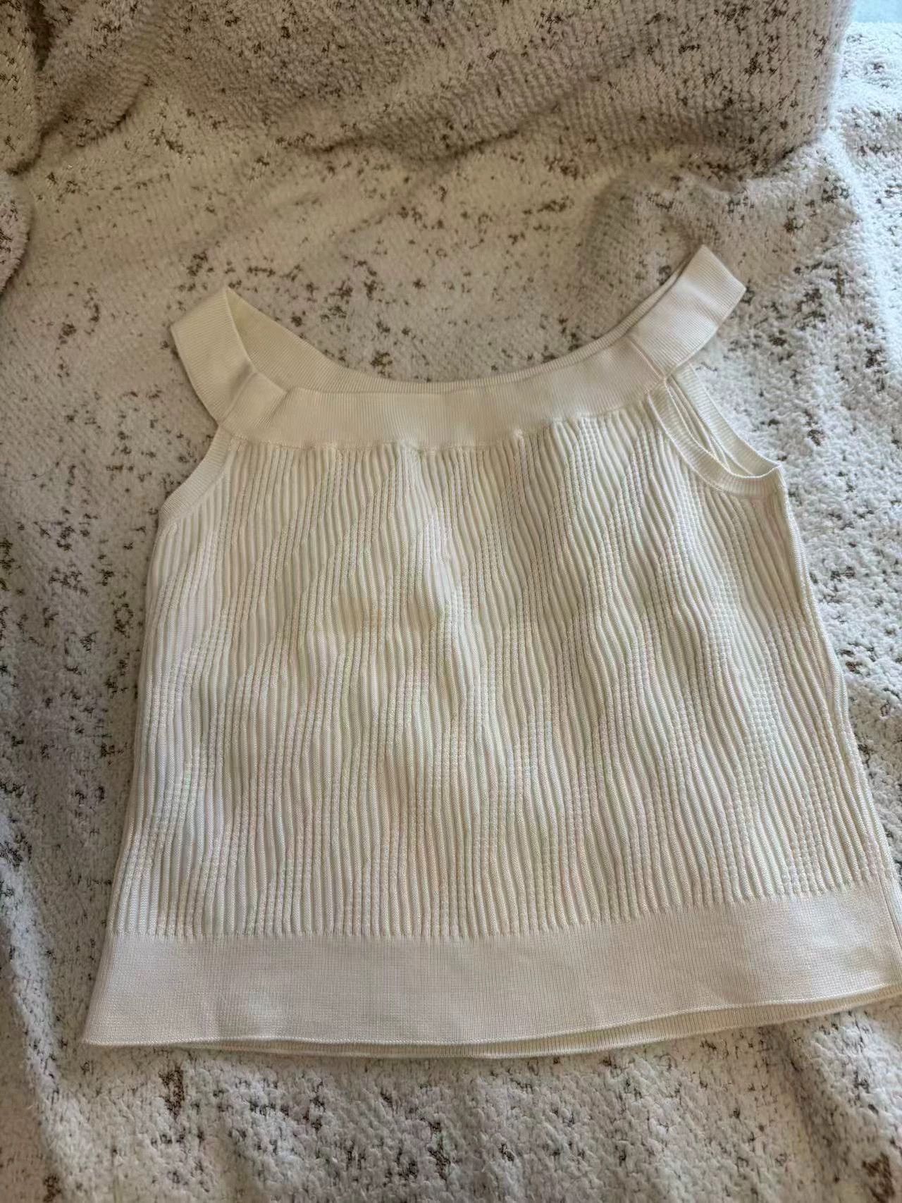Chanel Chanel Off-The-Shoulder Cami 36 99 New Size XS / US 0-2 / IT 36-38 - 2 Thumbnail