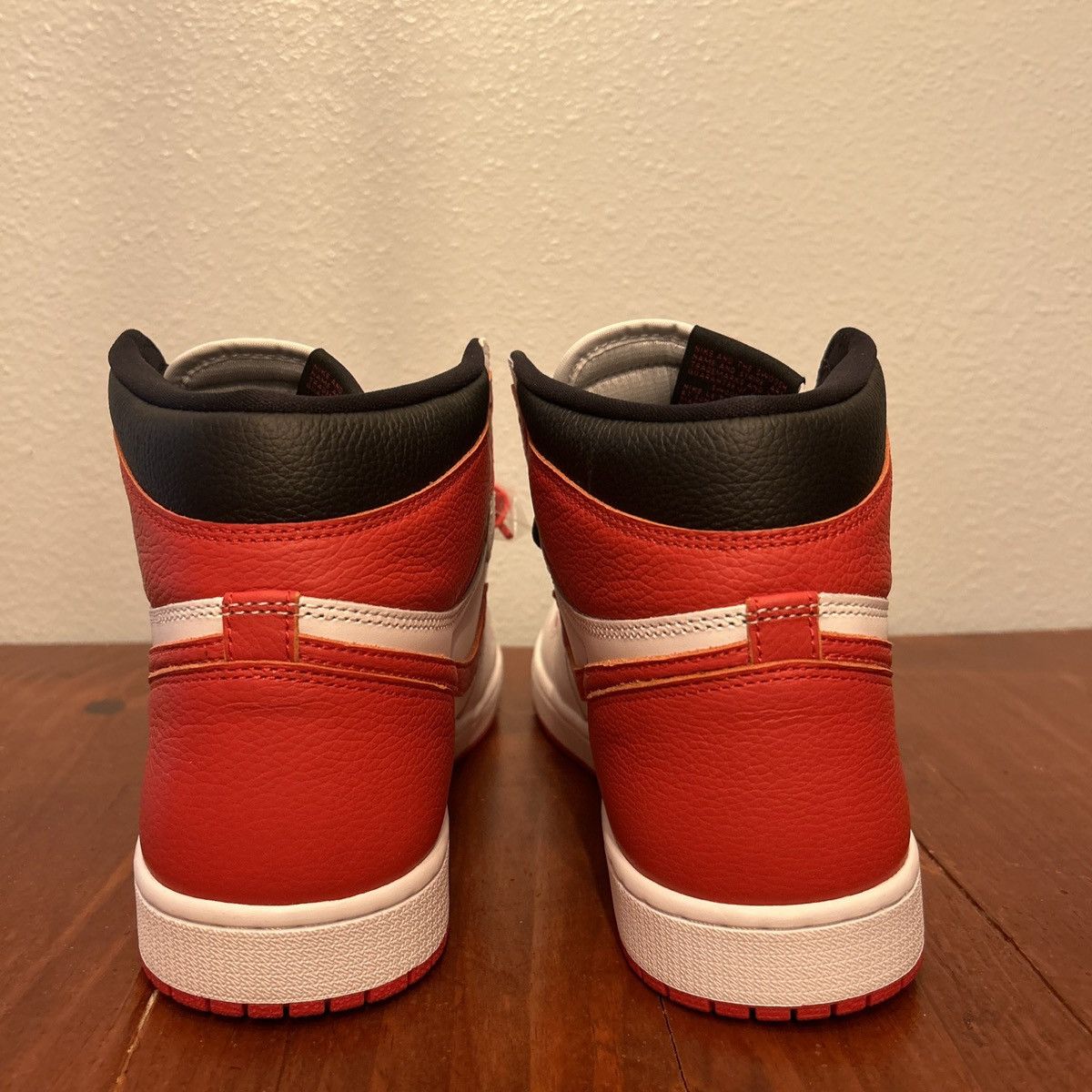 Jordan Brand × Nike Jordan 1 Retro High OG Heritage Size US 12 / EU 45 - 4 Thumbnail