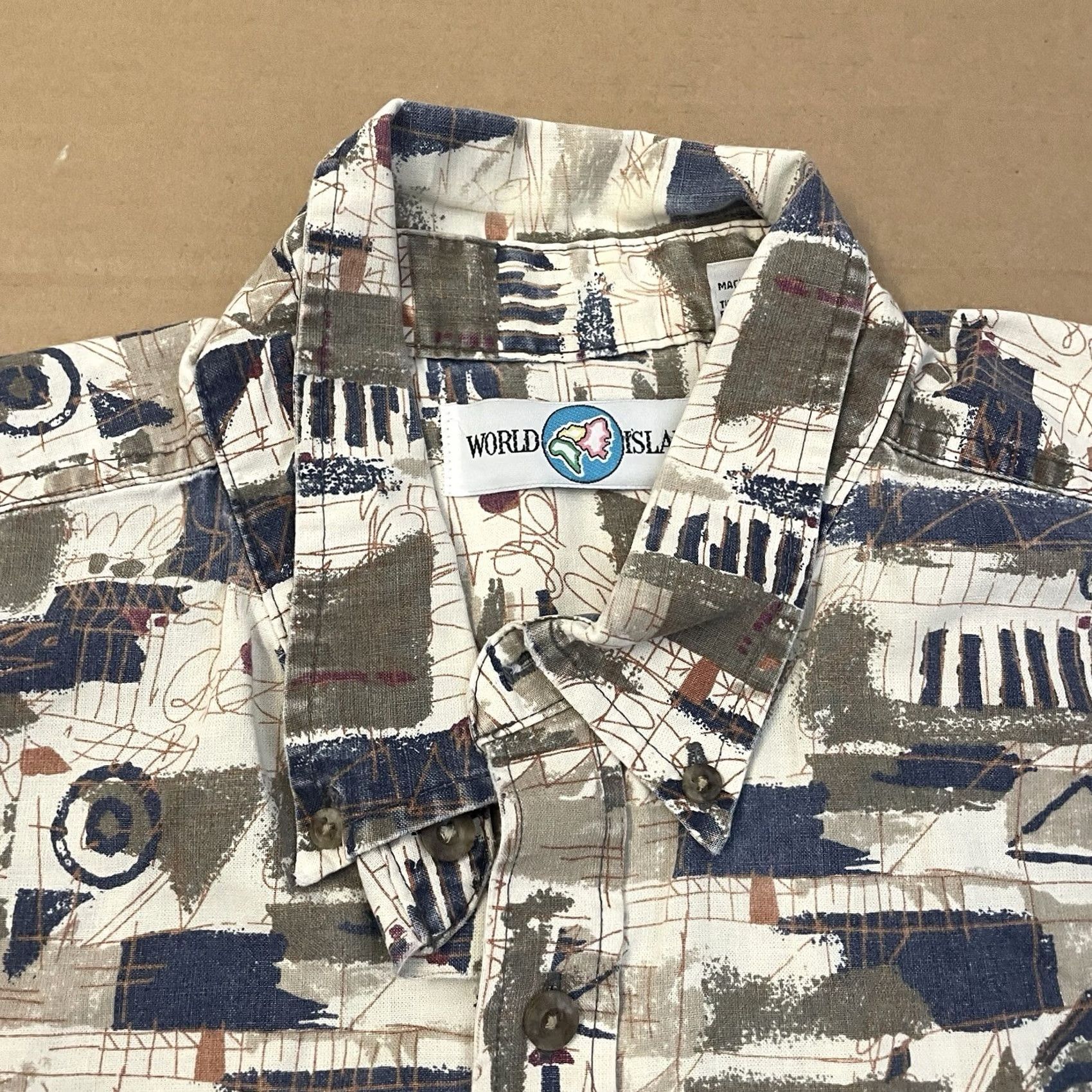 Vintage VINTAGE World Island Button-Down Shirt Adult XXL 2XL AOP Art Pocket Y2K USA Mens Size US XXL / EU 58 / 5 - 7 Thumbnail