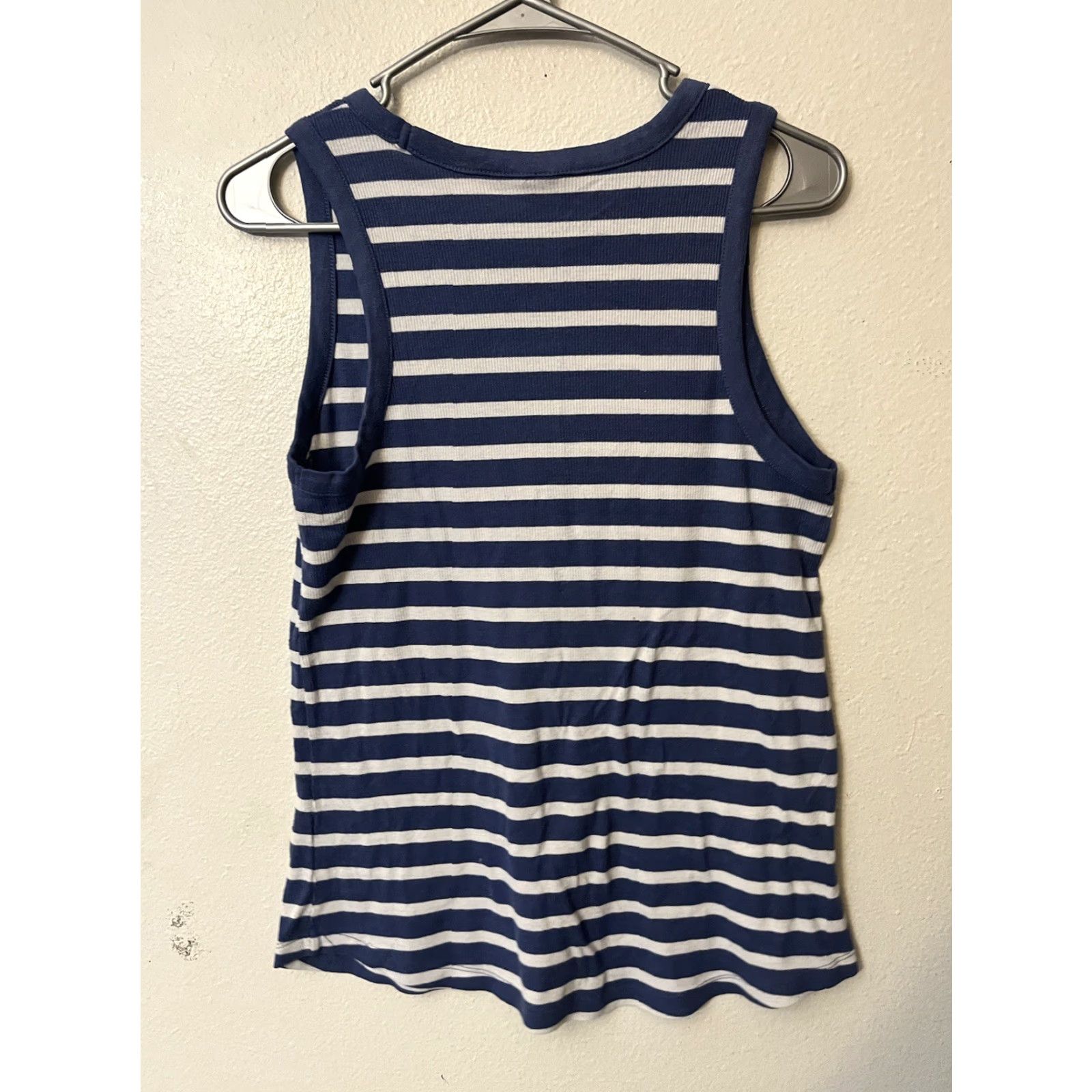 Old Navy Old Navy Tank Top Women Round Neck Cotton Blue White Striped L Large Regular Slimming Photo-ready Vintage? Wait: No vintage flag. Size L / US 10 / IT 46 - 5 Thumbnail
