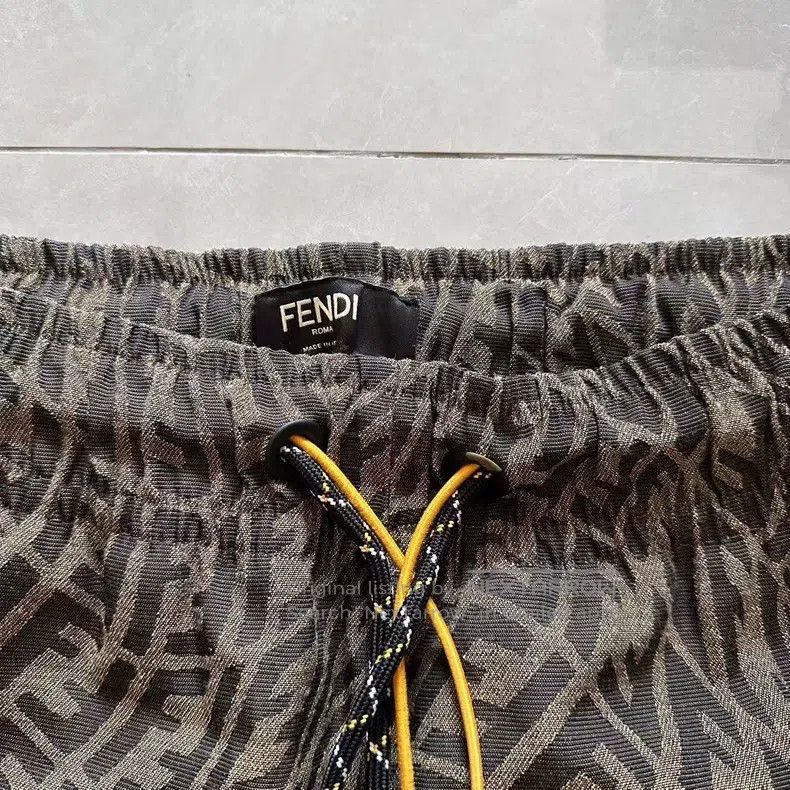 Fendi Fendi Printed Short Pants Size US 44 / EU 60 - 2 Thumbnail
