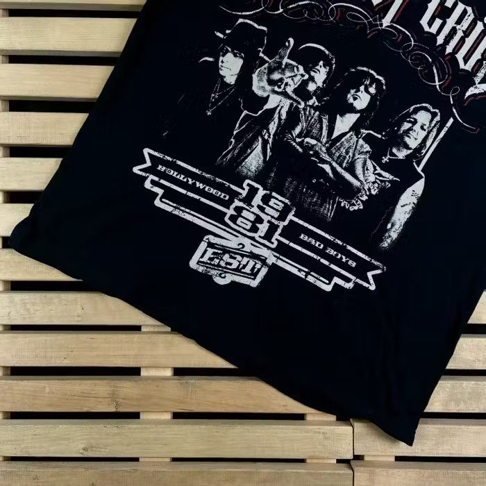 Band Tees × Vintage Mens Vintage T Shirt Motley Crue Bad Boys Tour Size L Size US L / EU 52-54 / 3 - 3 Thumbnail