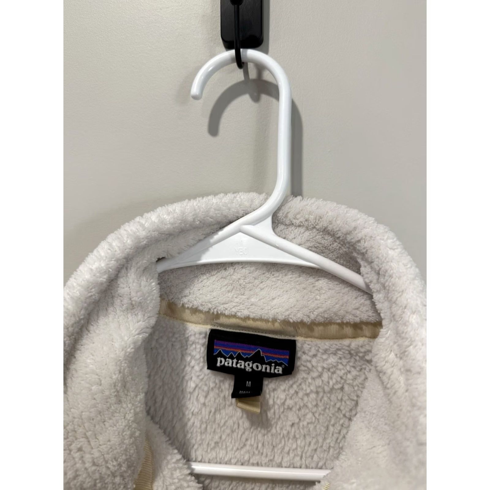Patagonia Patagonia Women's Medium White Fleece Pullover Sweater Snap-T Outdoor All Seasons Size M / US 6-8 / IT 42-44 - 3 Thumbnail