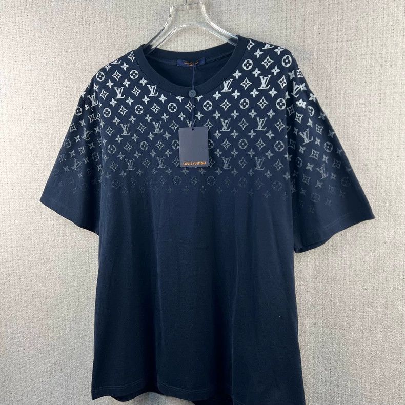 Louis Vuitton Louis Vuitton size 5l SS24 Logo Gradient Casual Crew Neck S Size US M / EU 48-50 / 2 - 2 Thumbnail