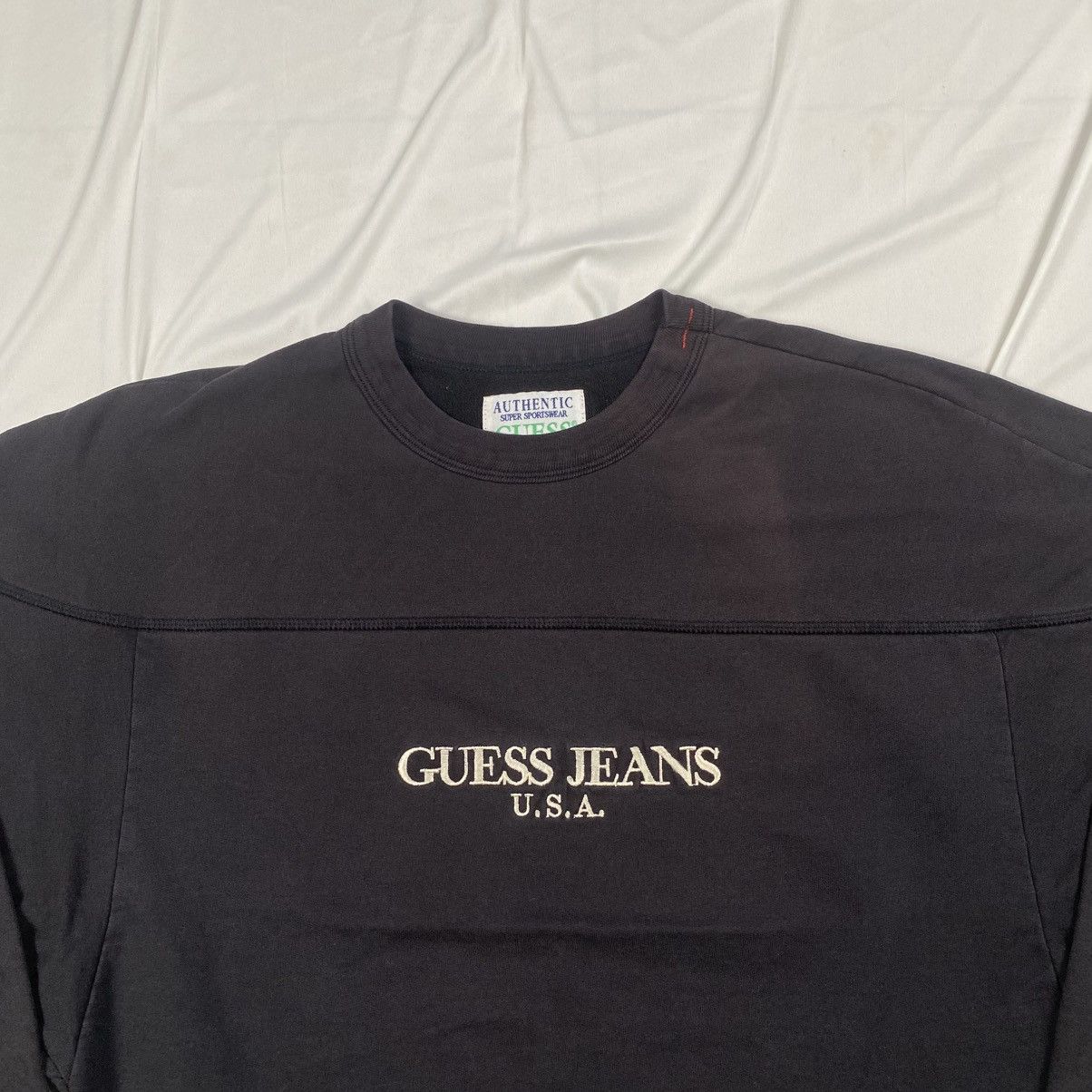 Guess Vintage 90s Guess Boxy Sunfaded Crewnexk Size US L / EU 52-54 / 3 - 4 Thumbnail