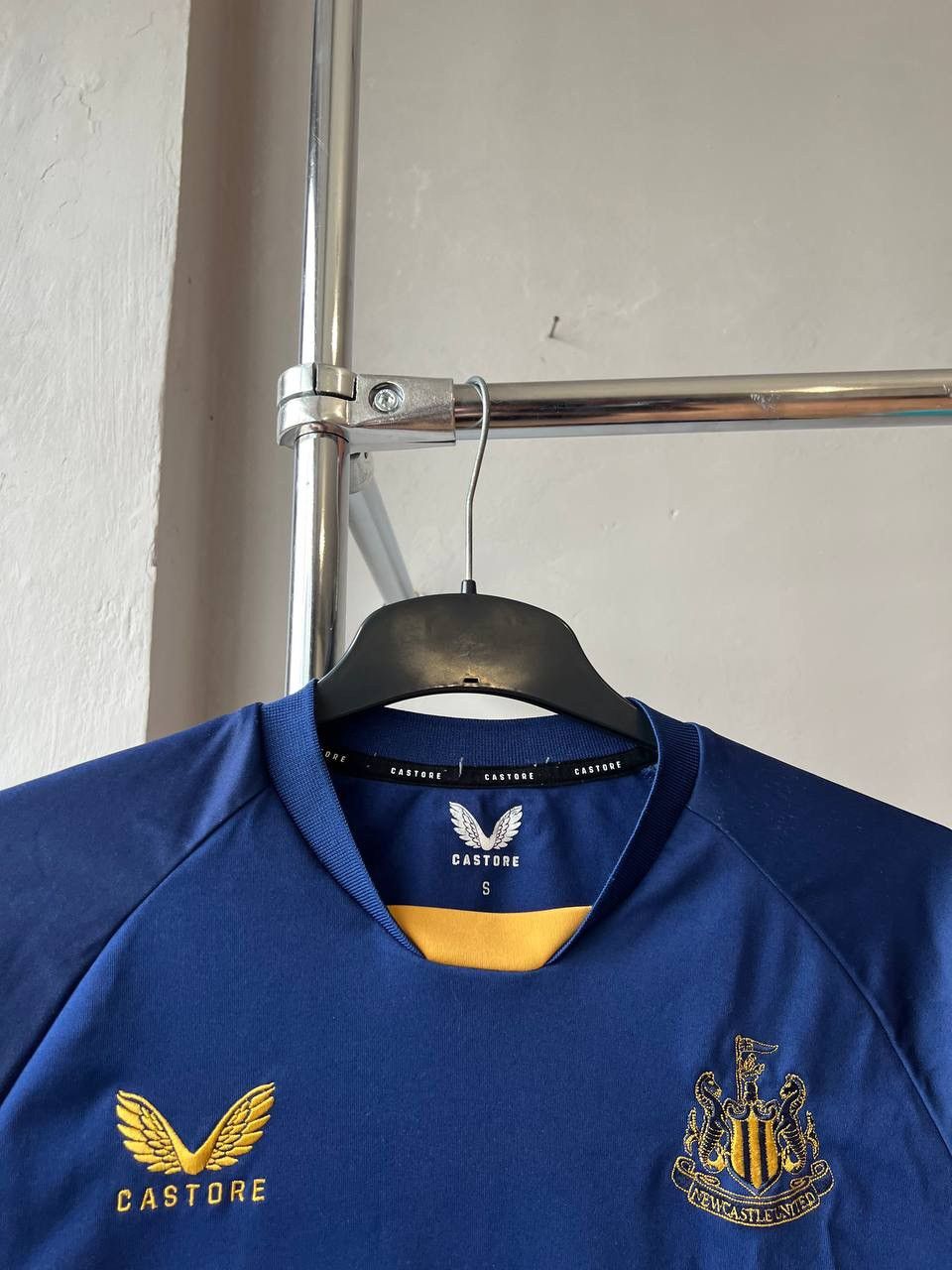 Castore 2022/23 NEWCASTLE UNITED AWAY SOCCER JERSEY FOOTBALL SHIRT S Size US S / EU 44-46 / 1 - 4 Thumbnail