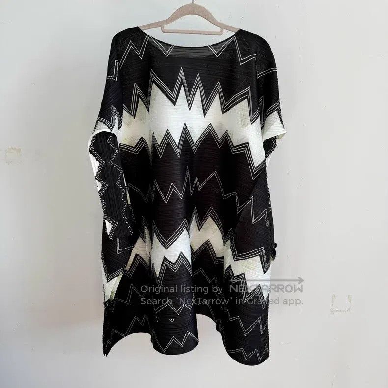 Issey Miyake Issey Miyake Black Short Sleeve Size L / US 10 / IT 46 - 2 Thumbnail