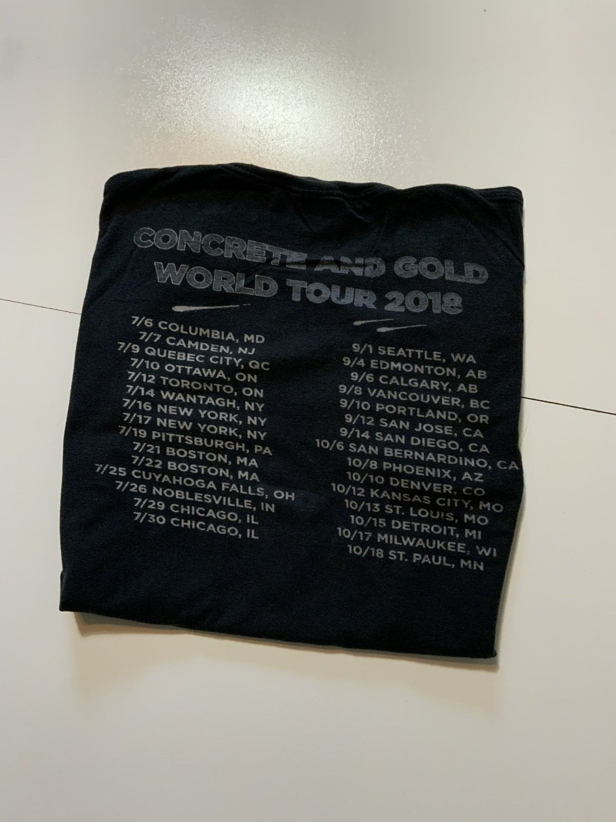 Band Tees Foo Fighters Concrete & Gold World Tour Rock Band T-Shirt Size US L / EU 52-54 / 3 - 5 Thumbnail