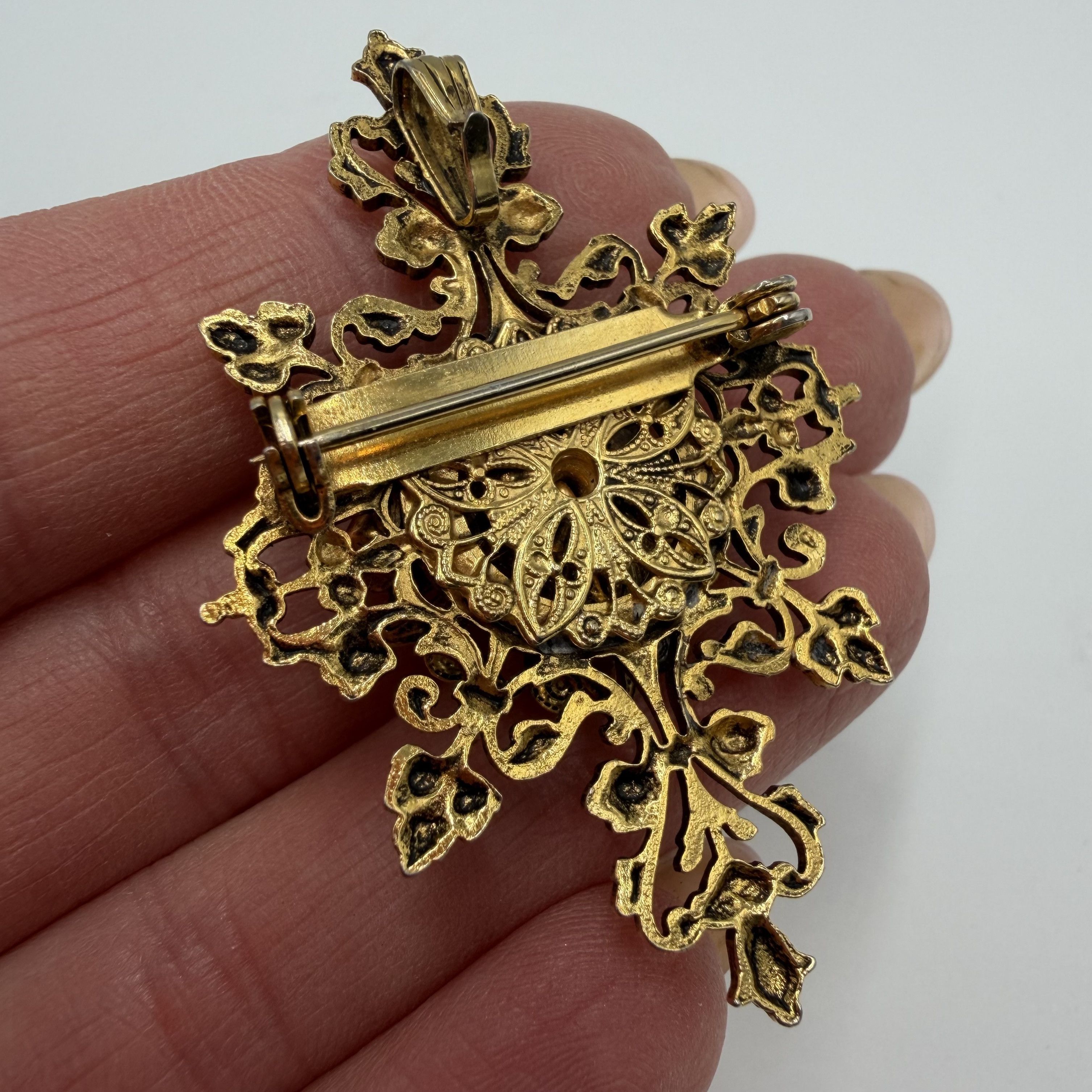 Vintage Vintage Baroque Pearl Brooch Gold Tone Antique pin Size ONE SIZE - 9 Thumbnail