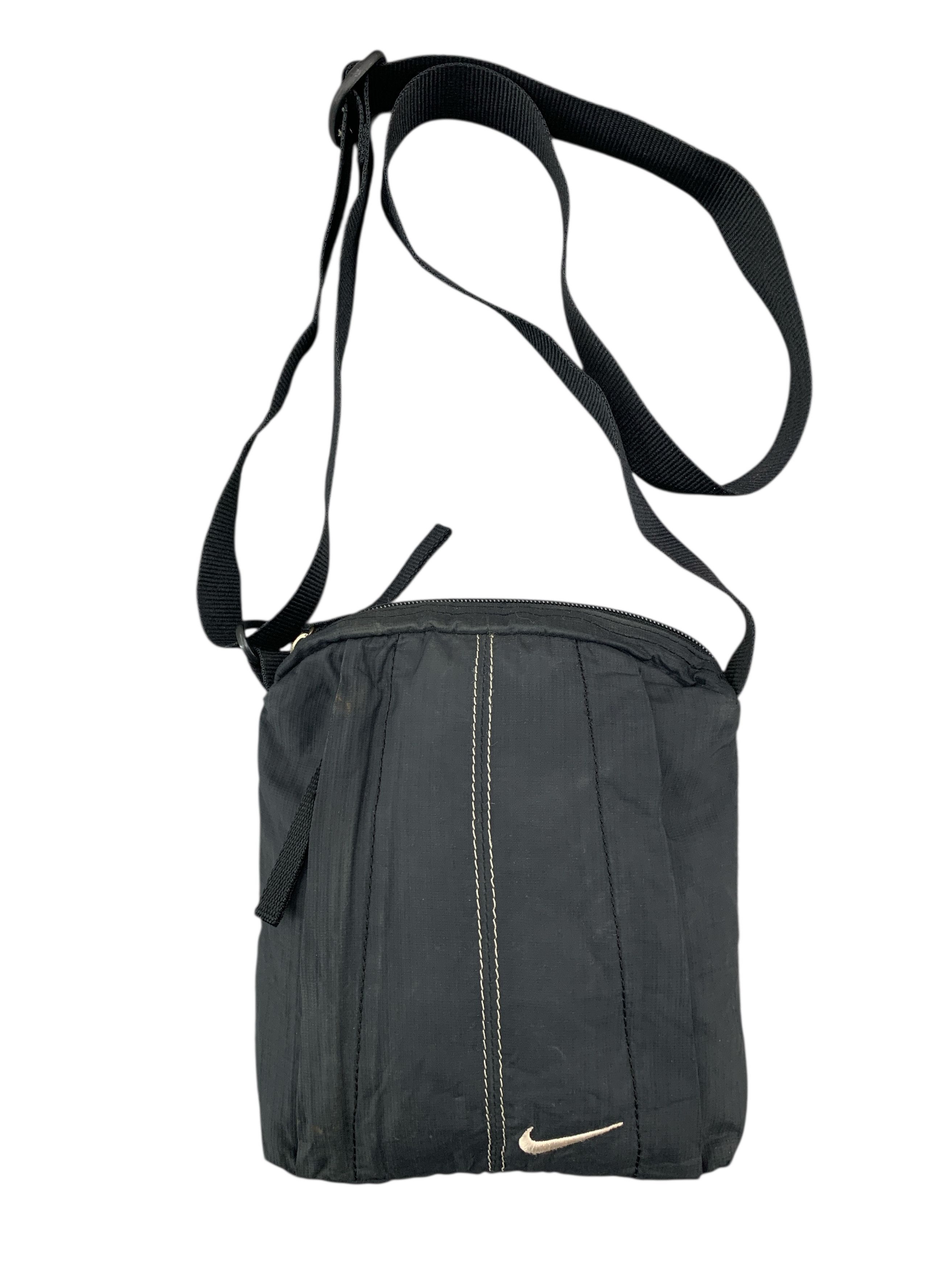 Nike Sling Bag Mini in Black, Men's