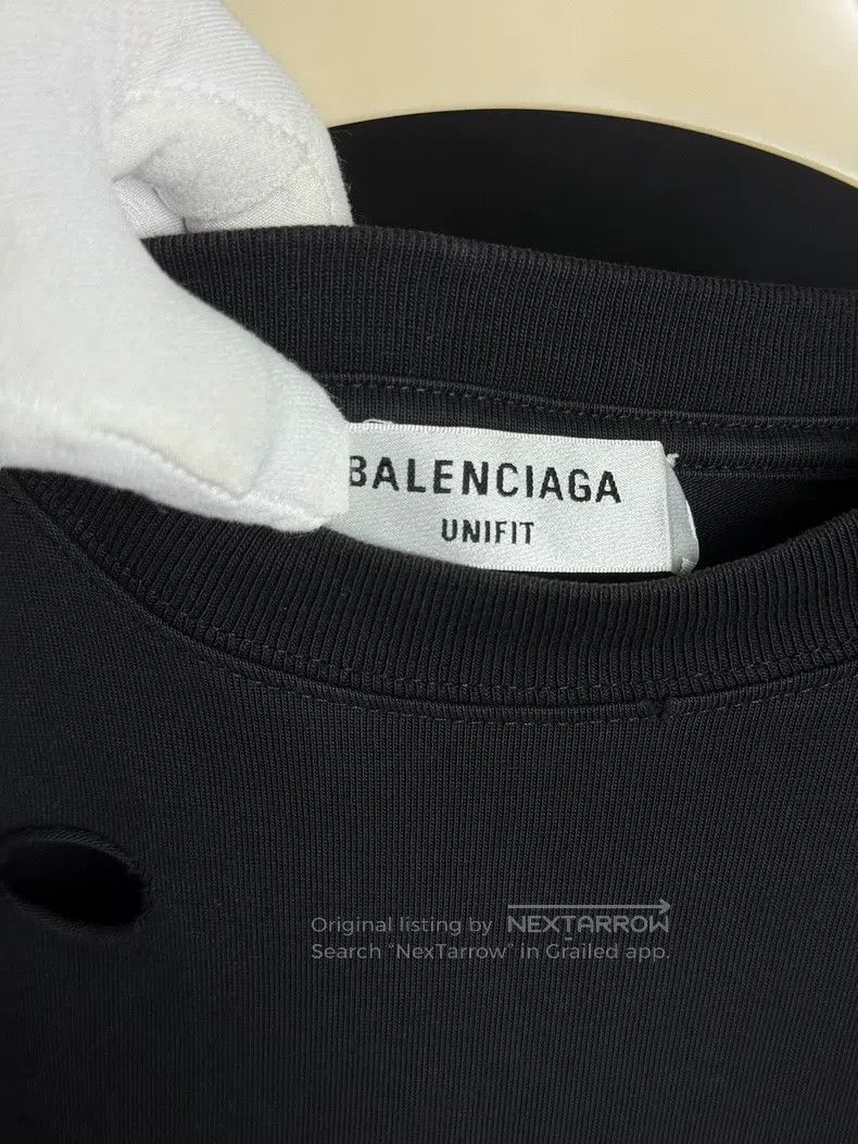 Balenciaga Balenciaga Distressed Hole Short Sleeve T-Shirt Size US XS / EU 42 / 0 - 3 Thumbnail