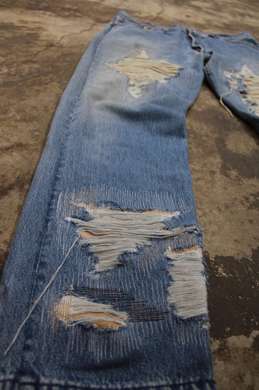 Other Distressed Levis 501 Size US 38 / EU 54 - 2 Thumbnail