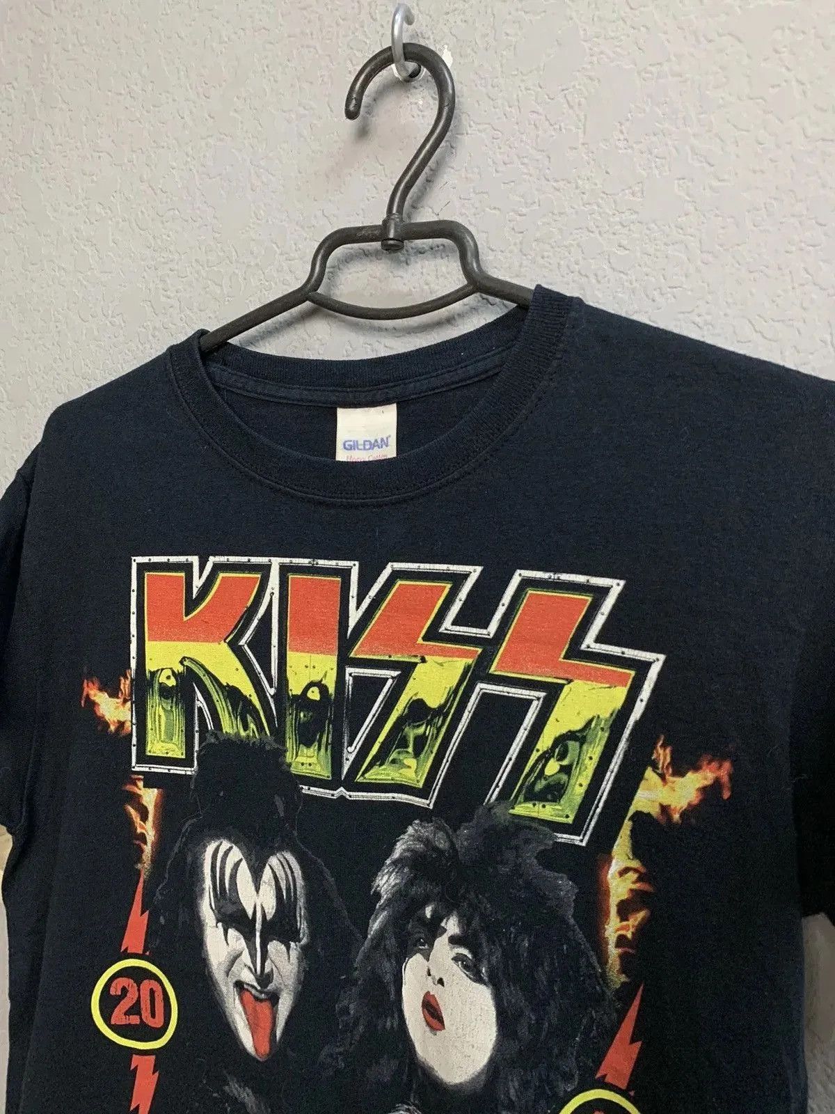 KISS × Vintage Vintage Kiss rock tee tour 2015 size S European Rock city Size US S / EU 44-46 / 1 - 3 Thumbnail