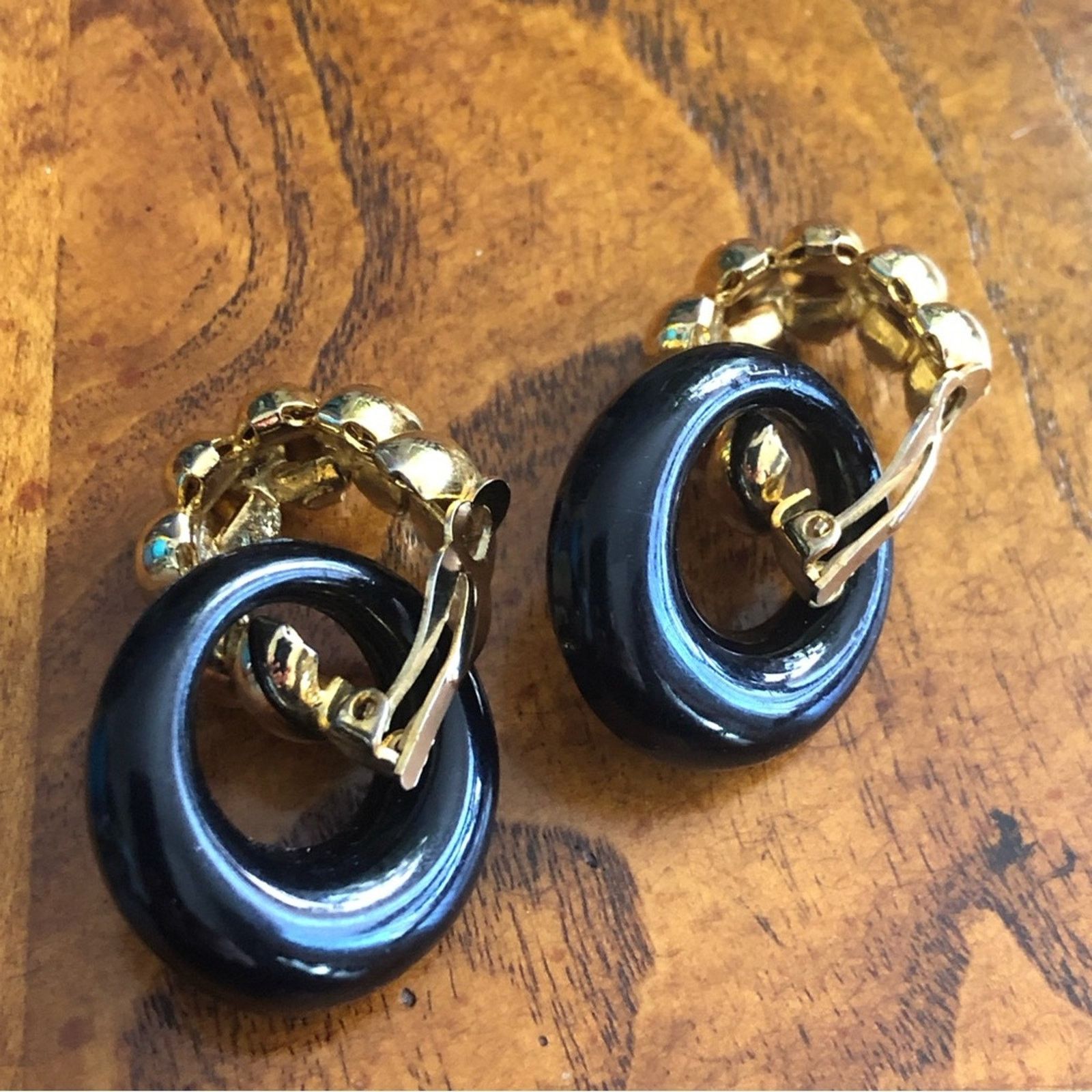 Vintage Vintage bold gold and black clip on earrings Size ONE SIZE - 2 Thumbnail