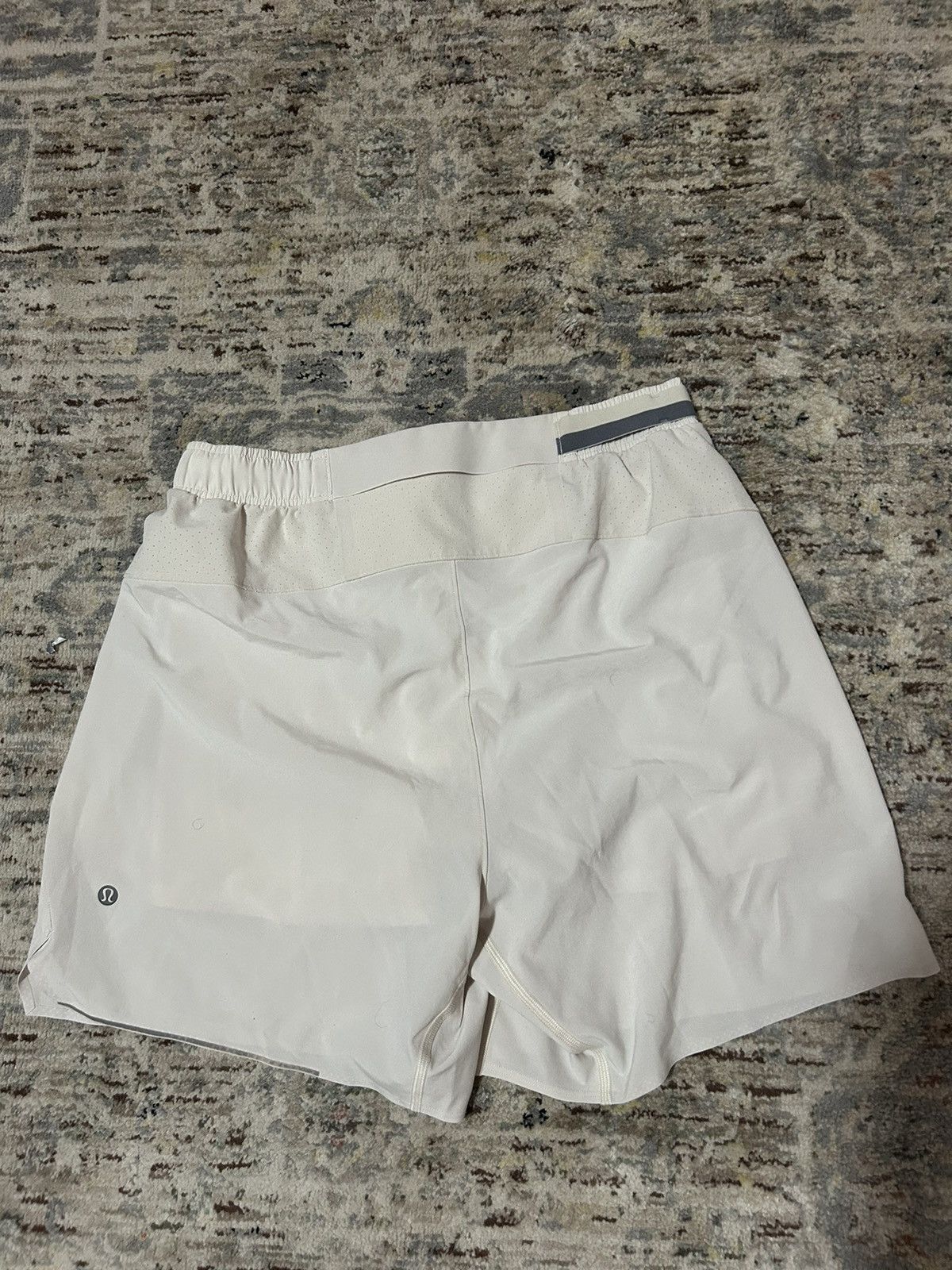 Lululemon Lululemon 5 inch seam shorts Size US 32 / EU 48 - 1 Thumbnail