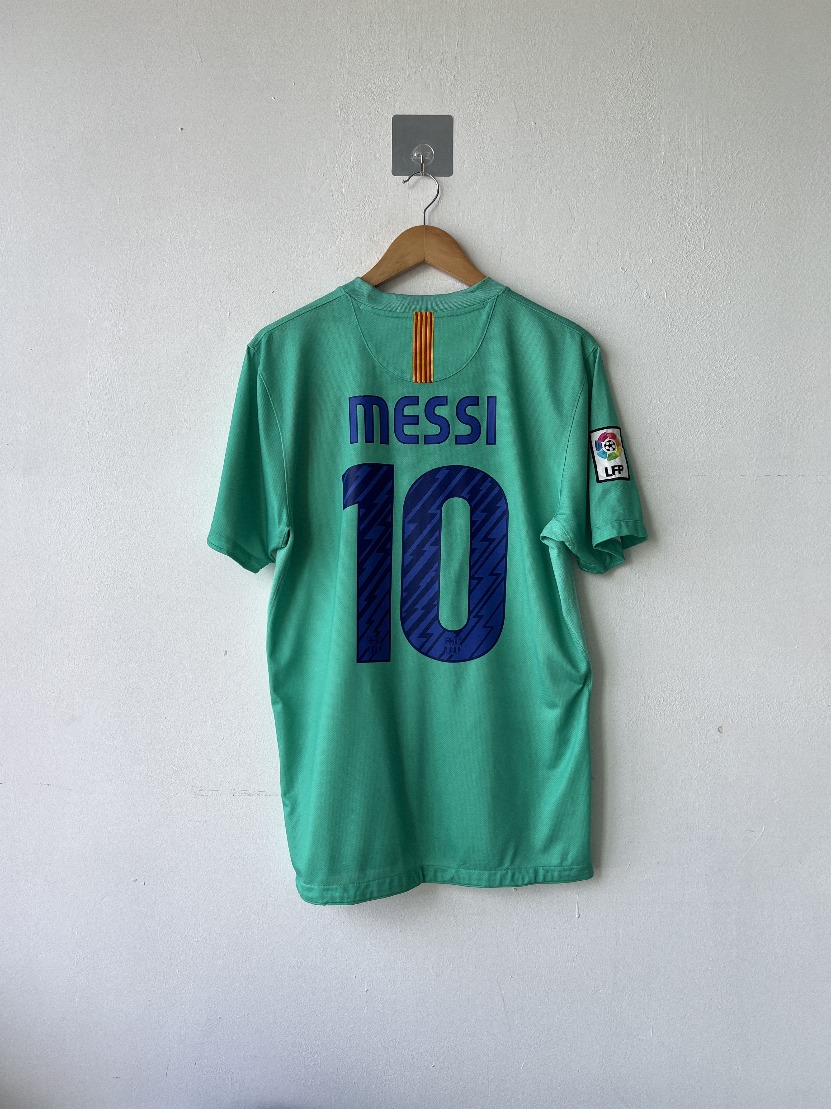 Nike (M) Barcelona 2010-12 Away Kit Messi #10 Size US M / EU 48-50 / 2 - 1 Thumbnail