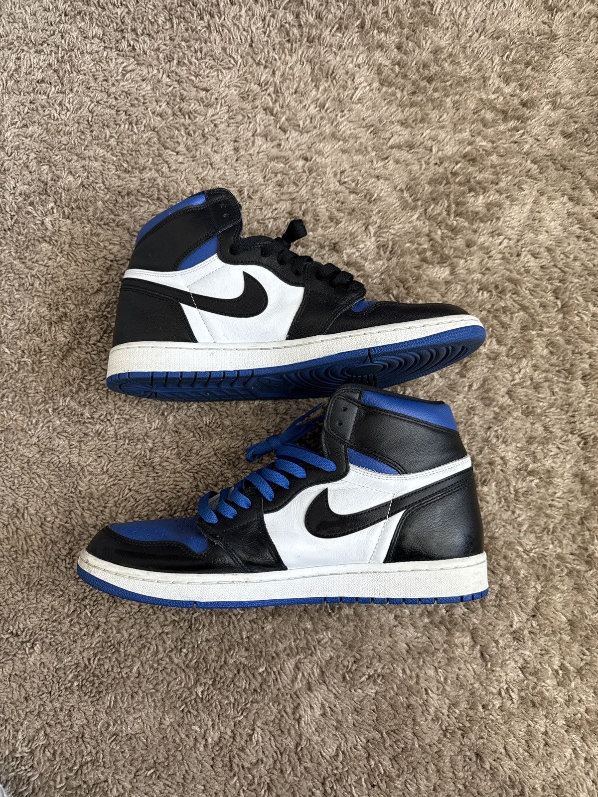 Jordan Brand Jordan 1 Retro “Royal Toe” Size US 12 / EU 45 - 1 Thumbnail