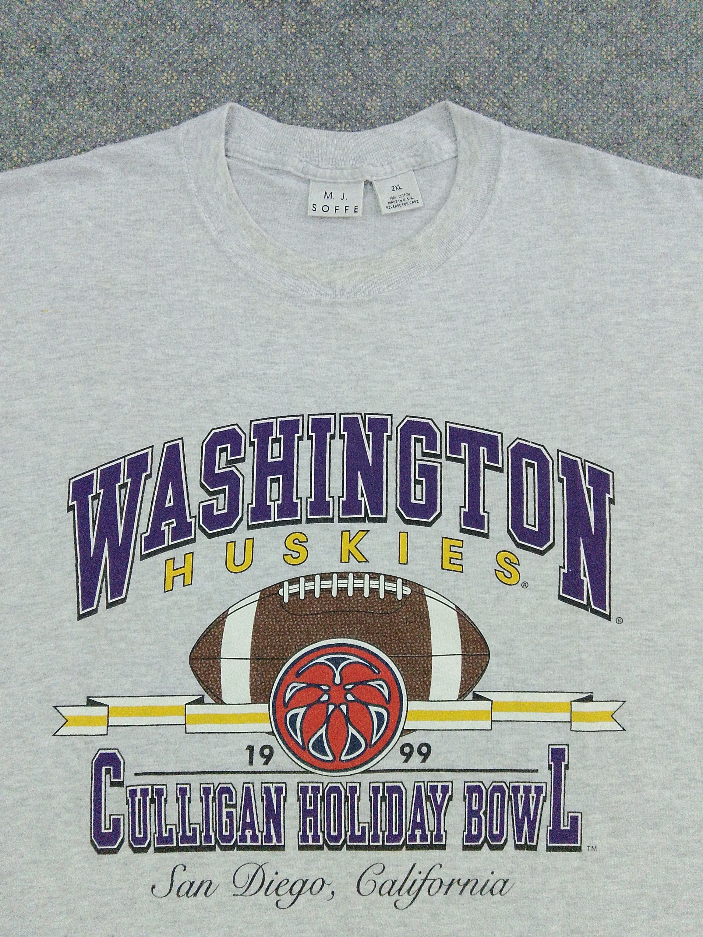 NCAA VTG 1999 WASHINGTON HUSKIES HOLIDAY BOWL TEE – 2XL USA MADE Size US XXL / EU 58 / 5 - 4 Thumbnail