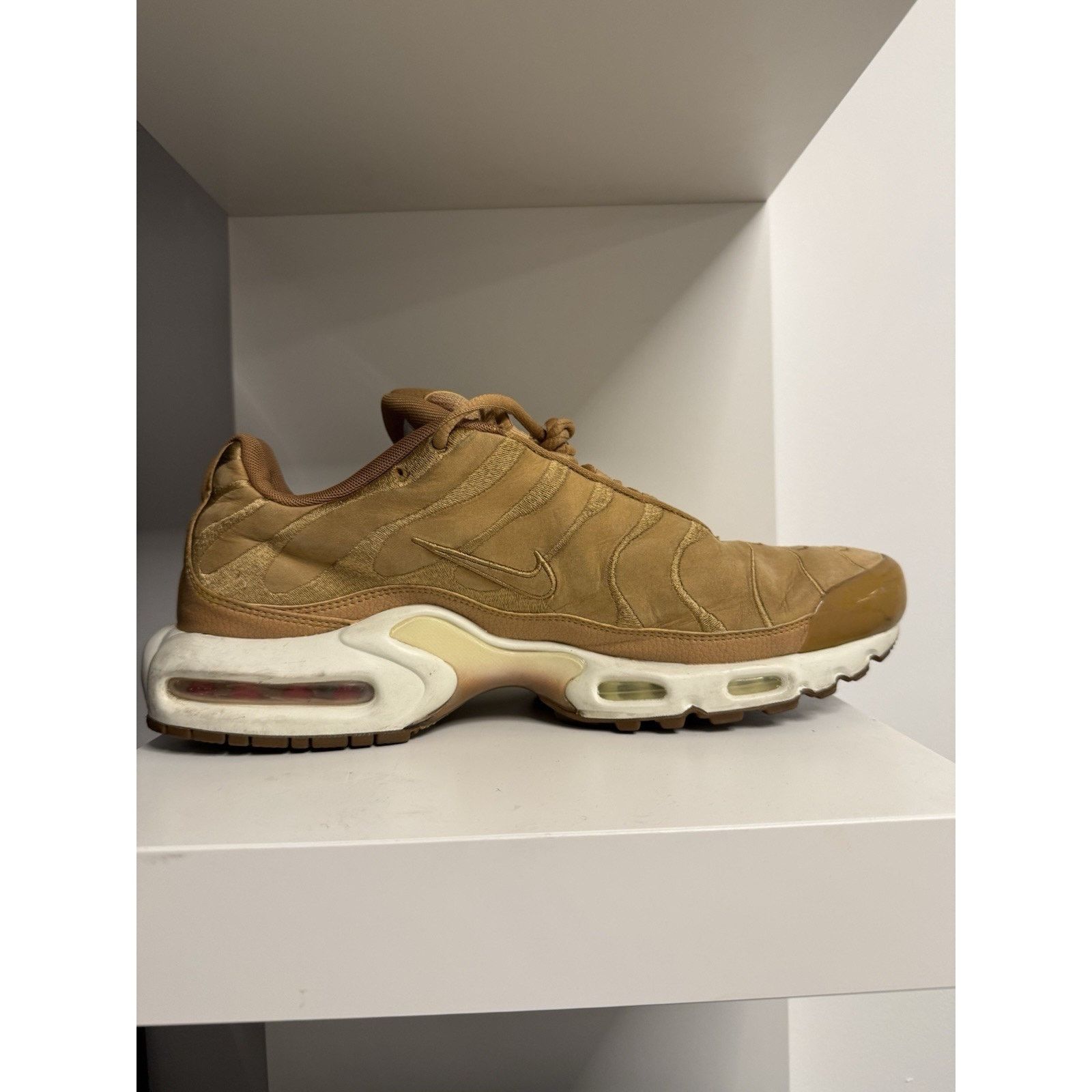 Nike Nike Air Max Plus TN Wheat Flax Tan Suede Size 13 AH9697-201 Size US 13 / EU 46 - 6 Thumbnail