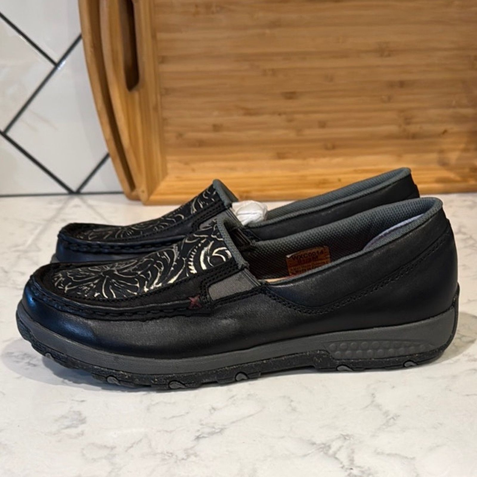 Twisted X Twisted X Floral Tooled Driving Moccasins leather size 9.5 Size US 9.5 / IT 39.5 - 2 Thumbnail