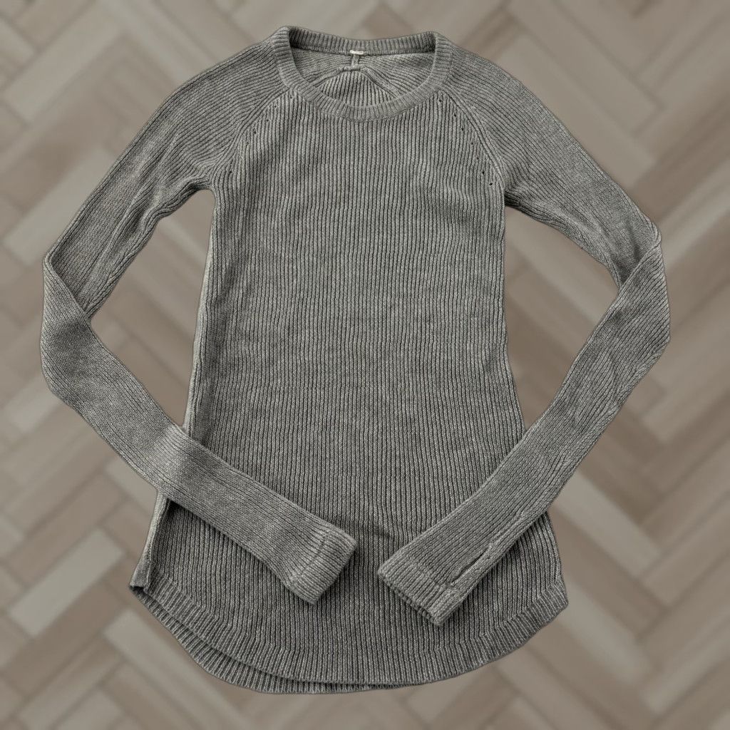 Lululemon Lululemon Long Sleeve Hold Tight Knit Crewneck Sweater Women's 4 Gray Size S / US 4 / IT 40 - 1 Thumbnail