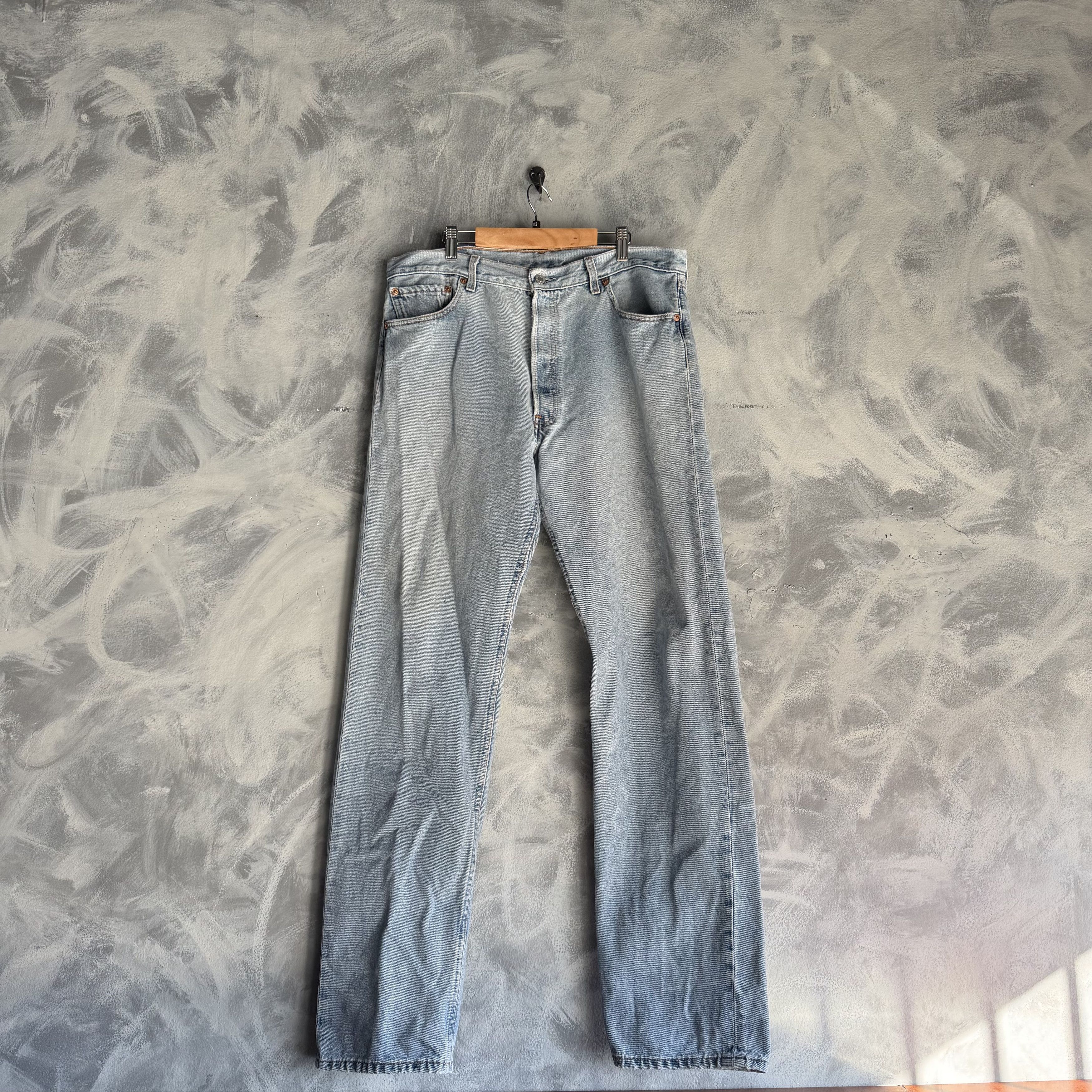 Levi's Vintage 90s Levi's 501 Button Fly Denim Mens 36x34 Size US 36 / EU 52 - 4 Thumbnail