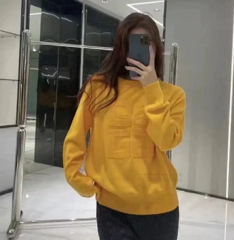 Givenchy Givenchy Orange Logo Fleece Cashmere Crewneck Long Sleeve Size US S / EU 44-46 / 1 - 9 Thumbnail