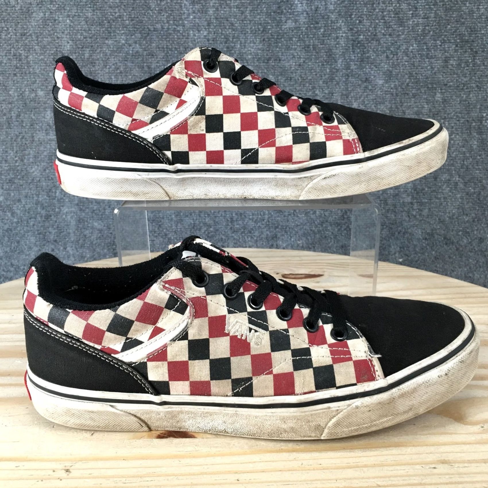 Vans VANS Shoes Mens 9.5 M Red Black Sneaker Canvas Skate Casual 500714 Low Top Size US M / EU 48-50 / 2 - 2 Thumbnail