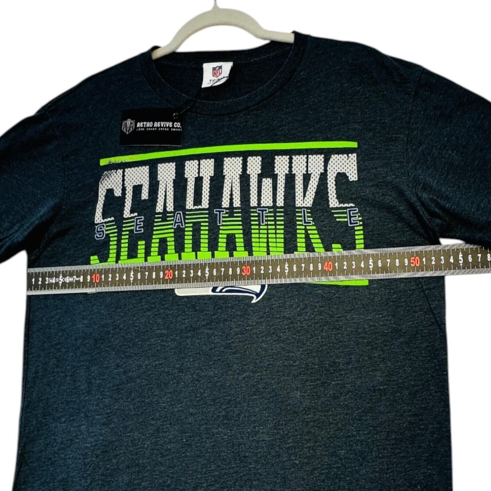 NHL NFL Seahawks T-Shirt Men's UK Size L Grey Graphic Print Size US L / EU 52-54 / 3 - 11 Thumbnail