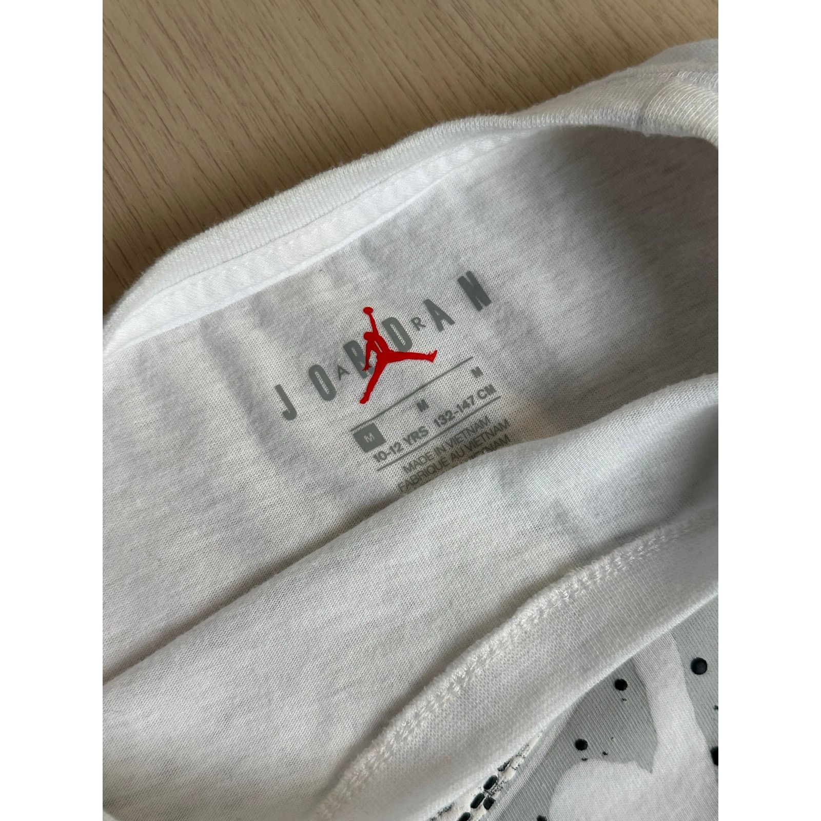 Jordan Brand White Nike Jordan Tee - Kids M (10-12) - MINT Size US M / EU 48-50 / 2 - 4 Thumbnail