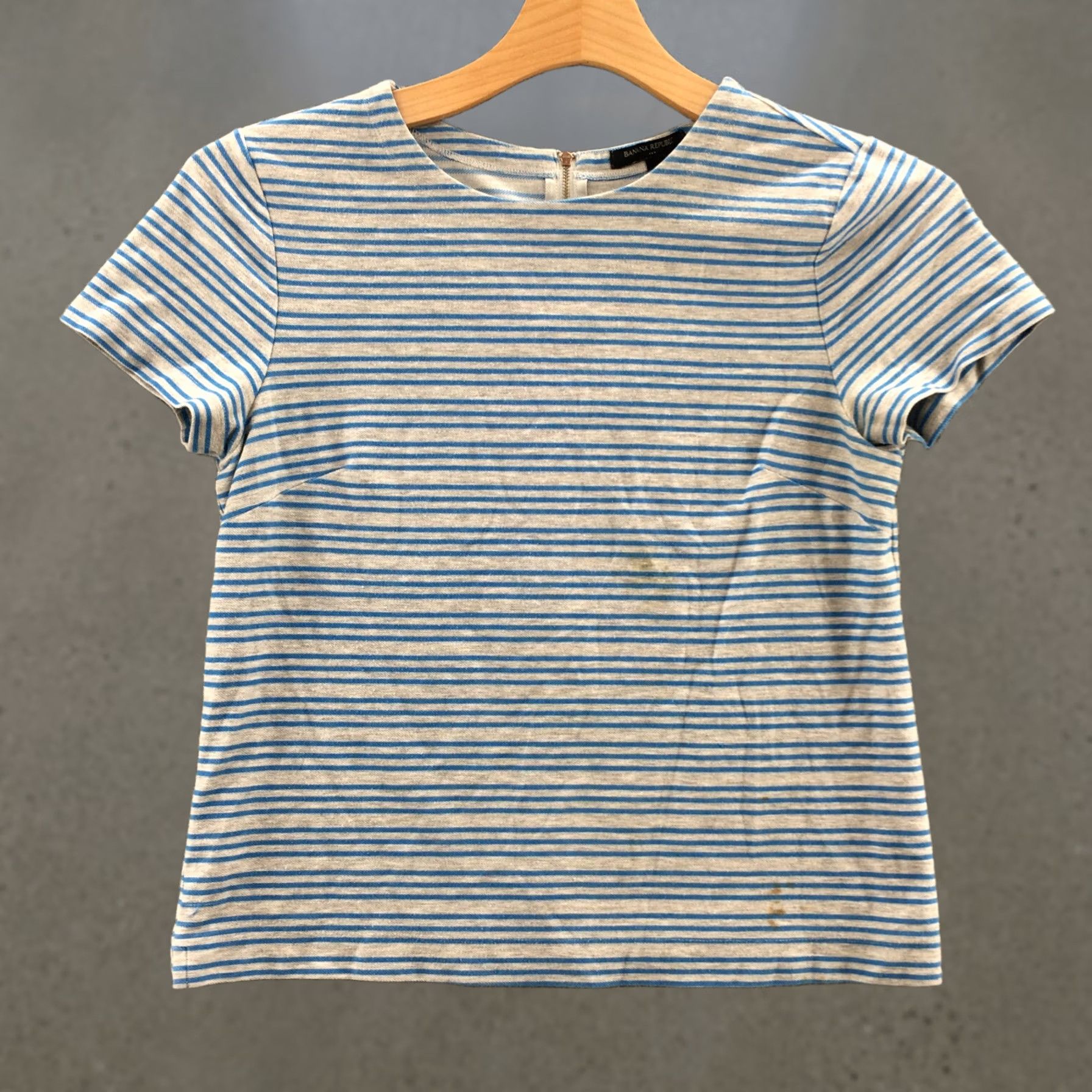 Banana Republic Banana Republic T-Shirt Womens Large Blue Gray Striped Short Sleeve Back Zipper Size L / US 10 / IT 46 - 1 Thumbnail