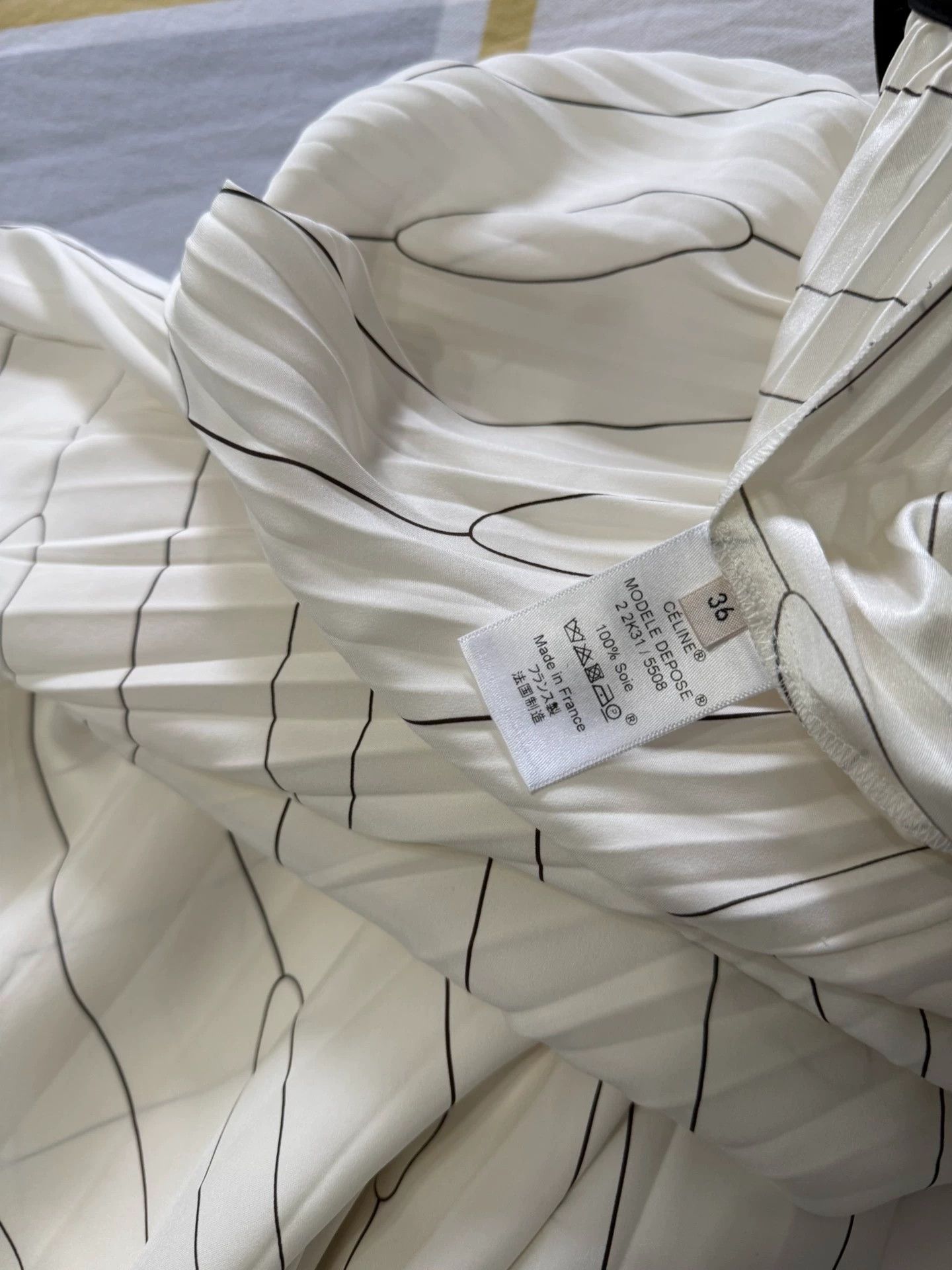 Celine Old Celine silk skirt Size 25" / US 0 / IT 36 - 3 Thumbnail