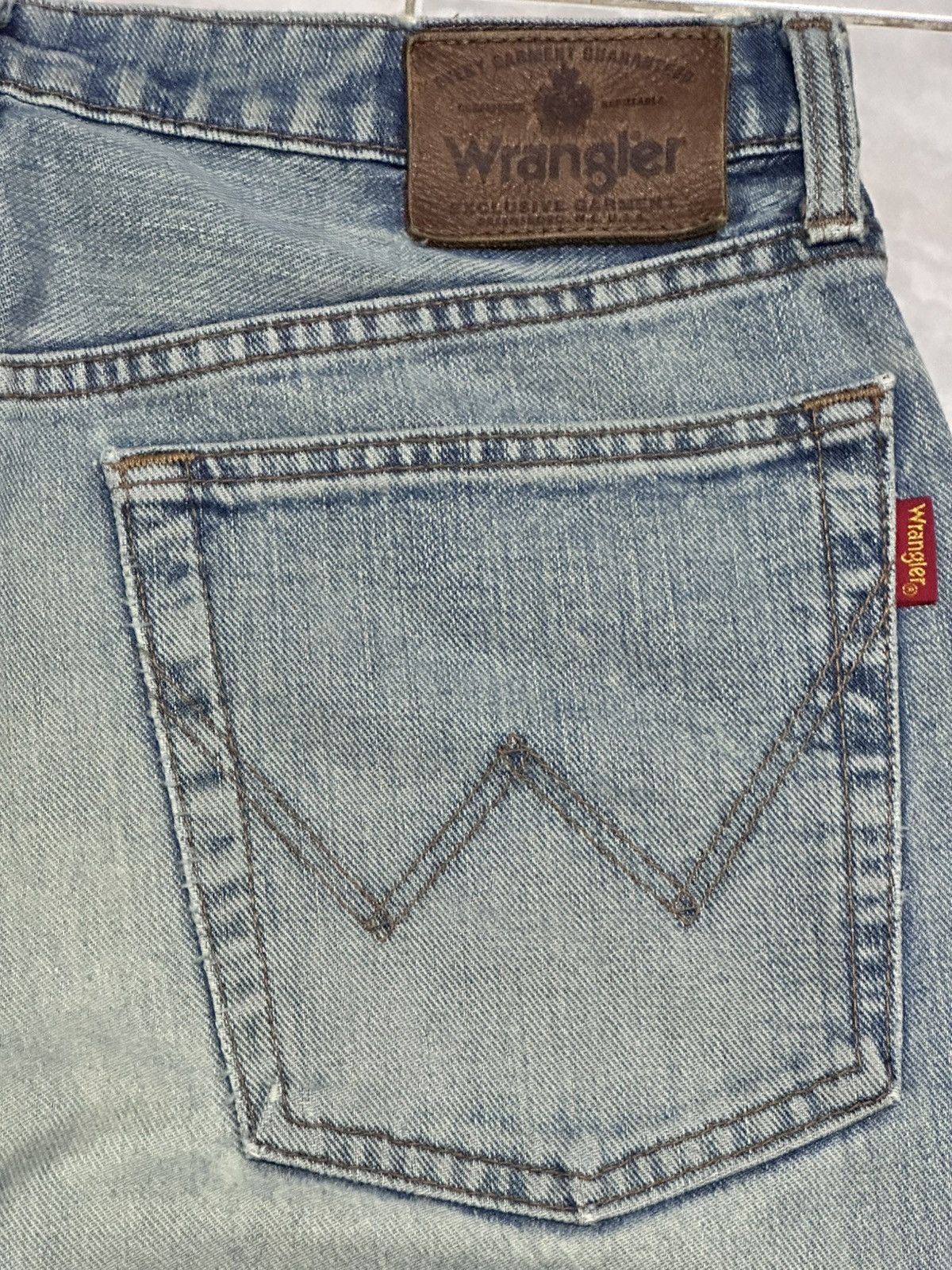 Wrangler Authentic Wrangler Baggy Jeans With Patch Distressed Faded Size US 31 - 7 Thumbnail