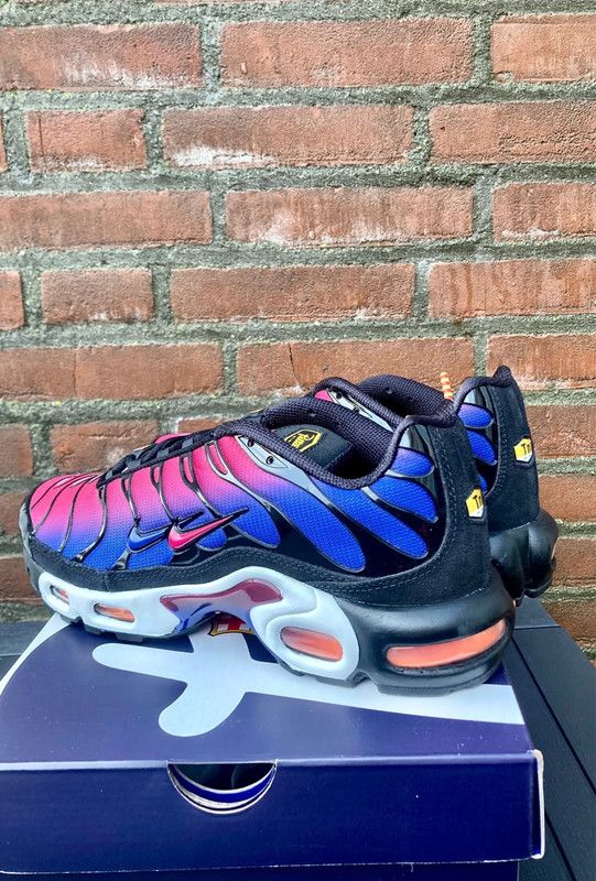 Nike × Patta FCB Barcelona TN 43 air max 9.5 plus new ds Size US 9.5 / EU 42-43 - 2 Thumbnail
